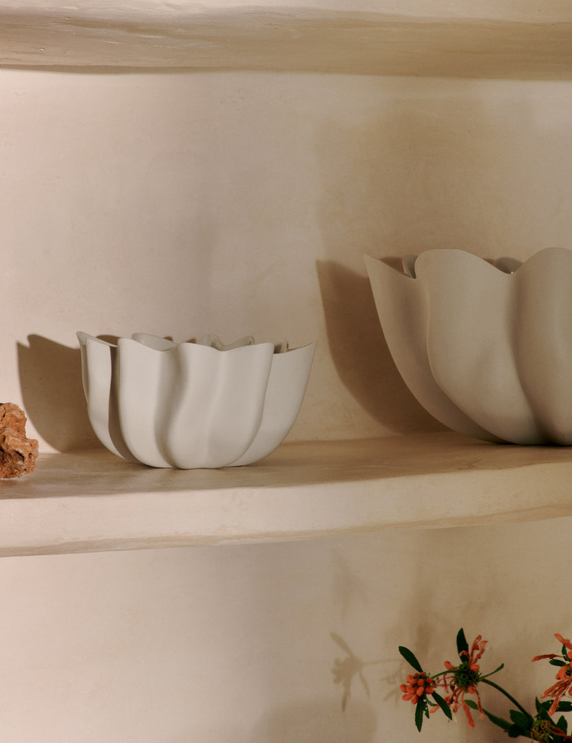 #color::white #size::small