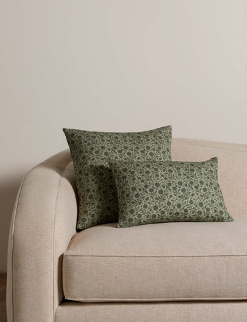 #color::sage-and-eucalyptus #style::square #style::lumbar