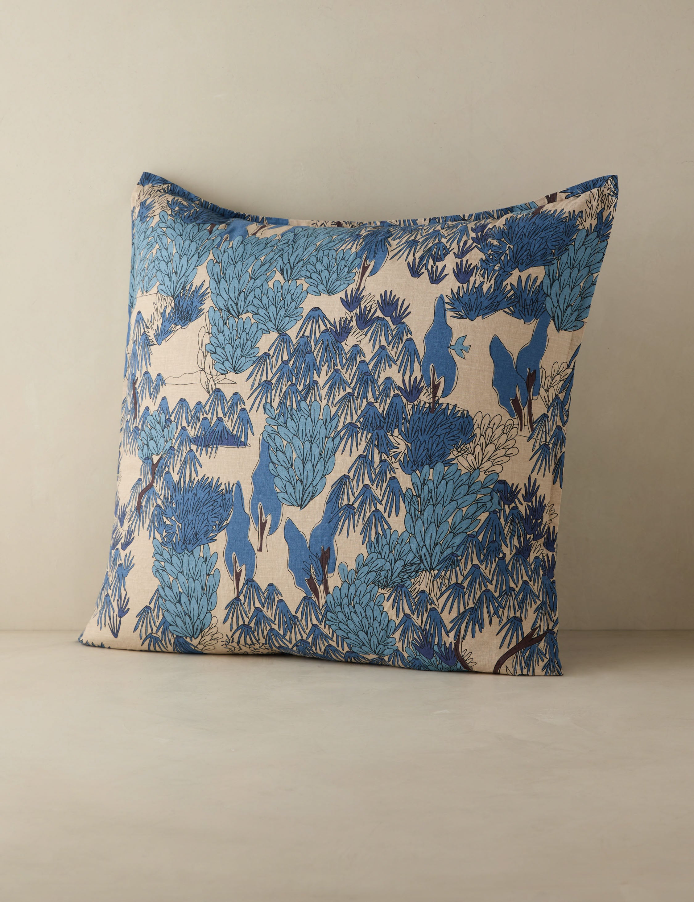 #color::blue #size::euro