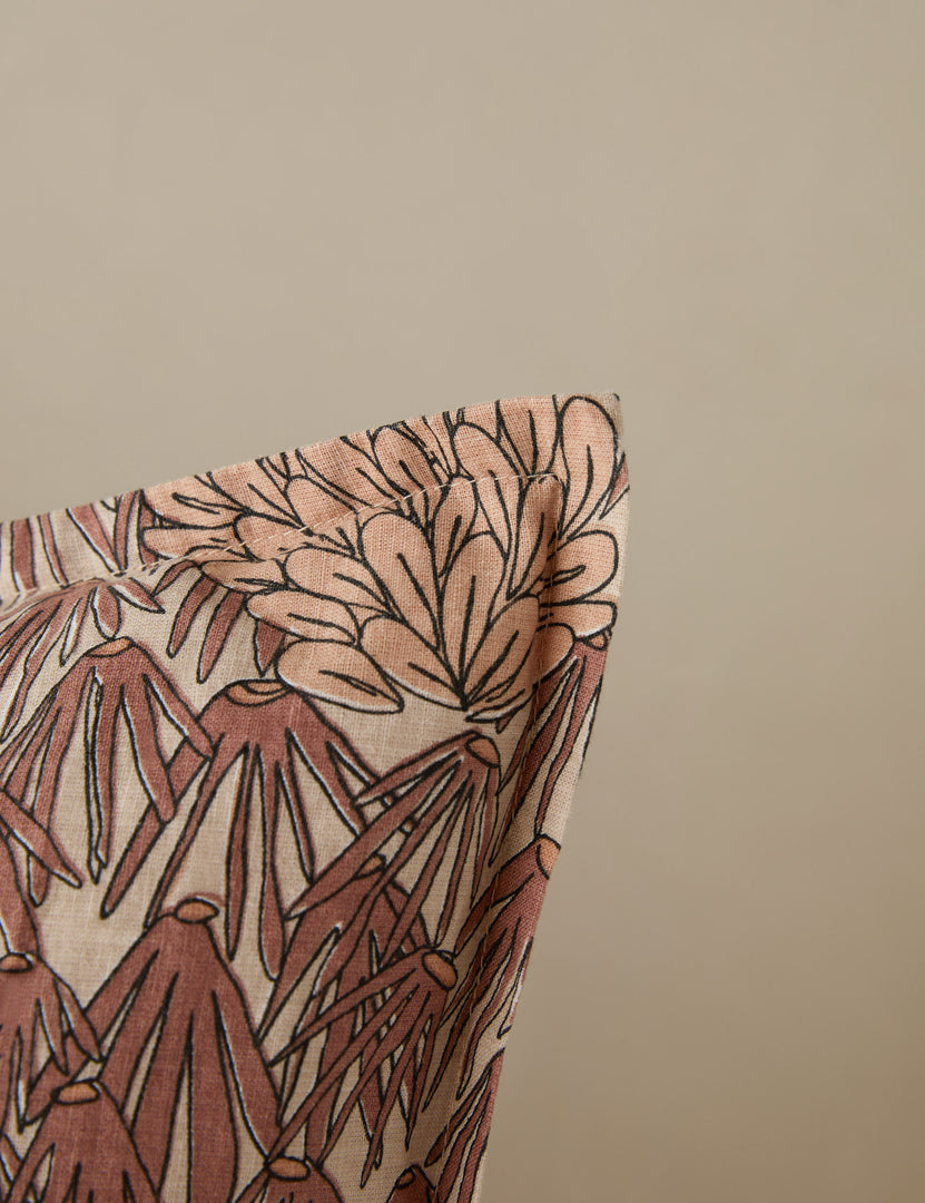 #color::blush #size::euro