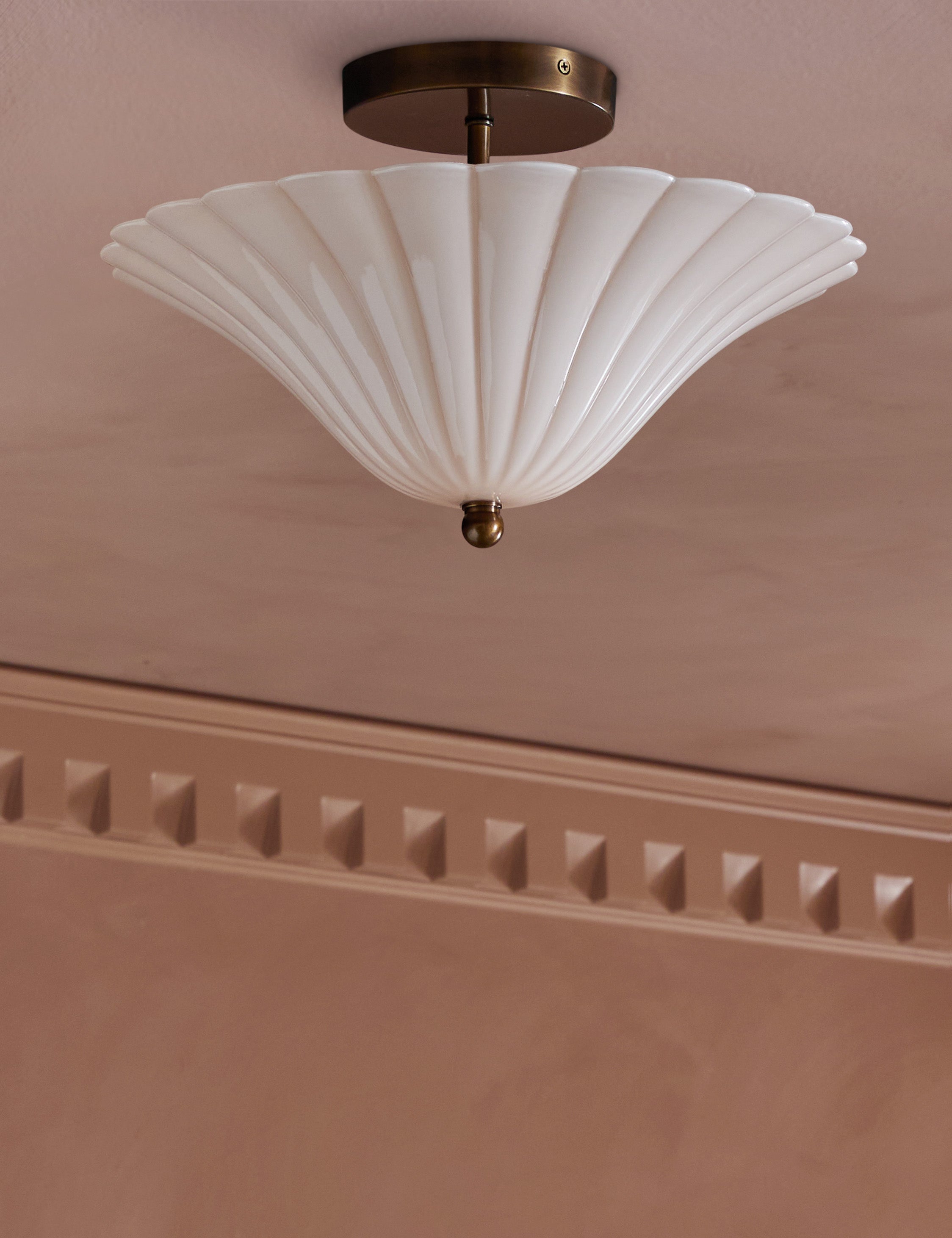 #color::aged-brass #size::16-dia