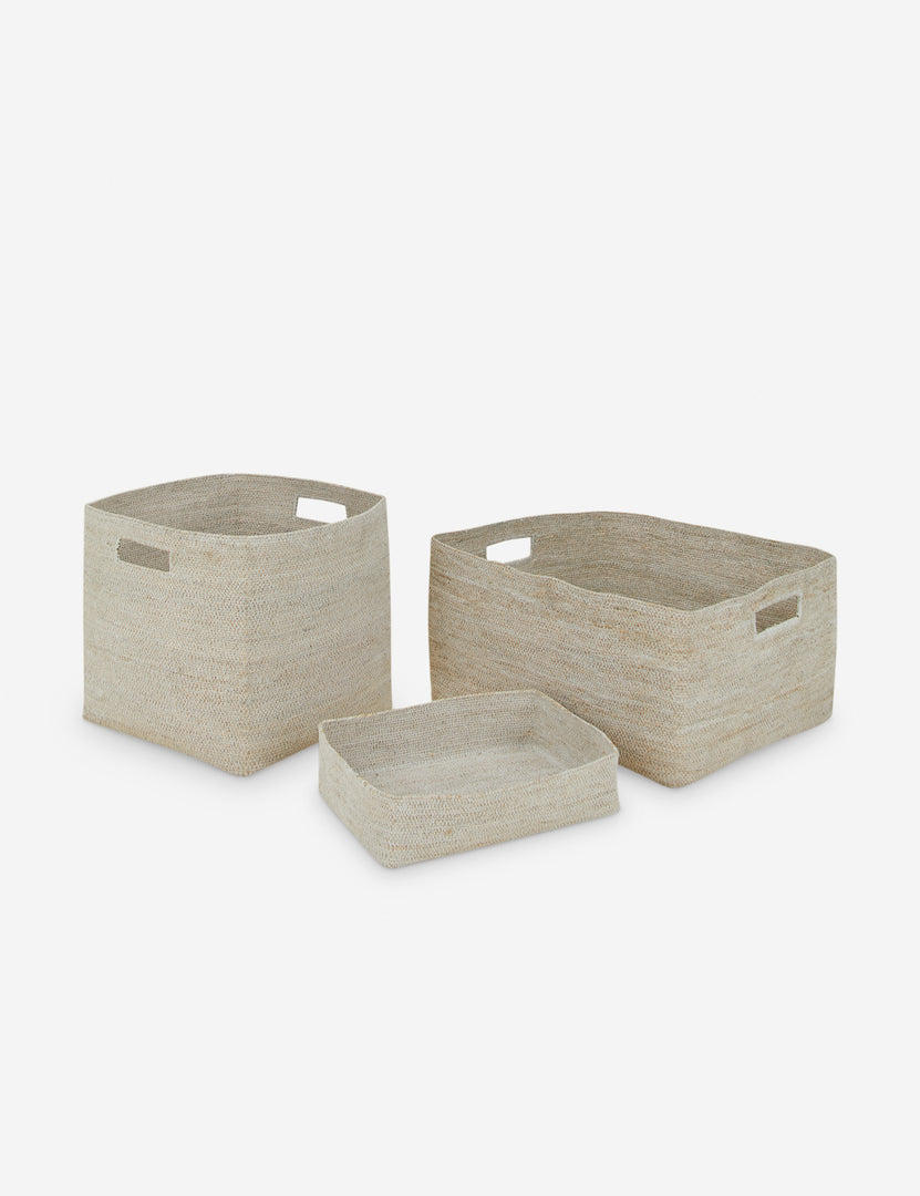 #color::white #style::letter-tray #style::square #style::low