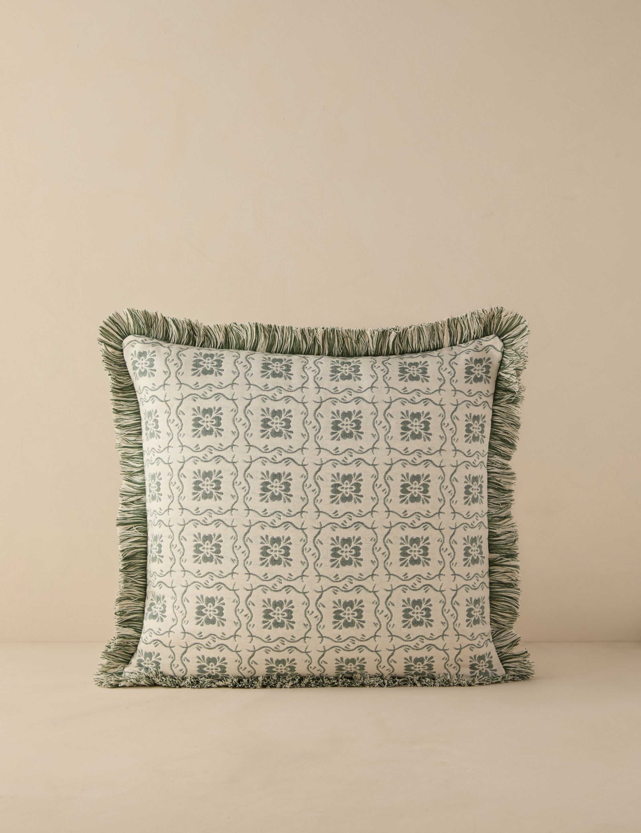 #color::emerald #style::square #fill-type::polyester