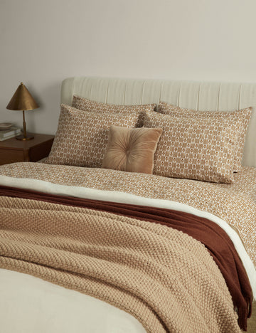 #color::marigold #size::standard #size::king #size::euro