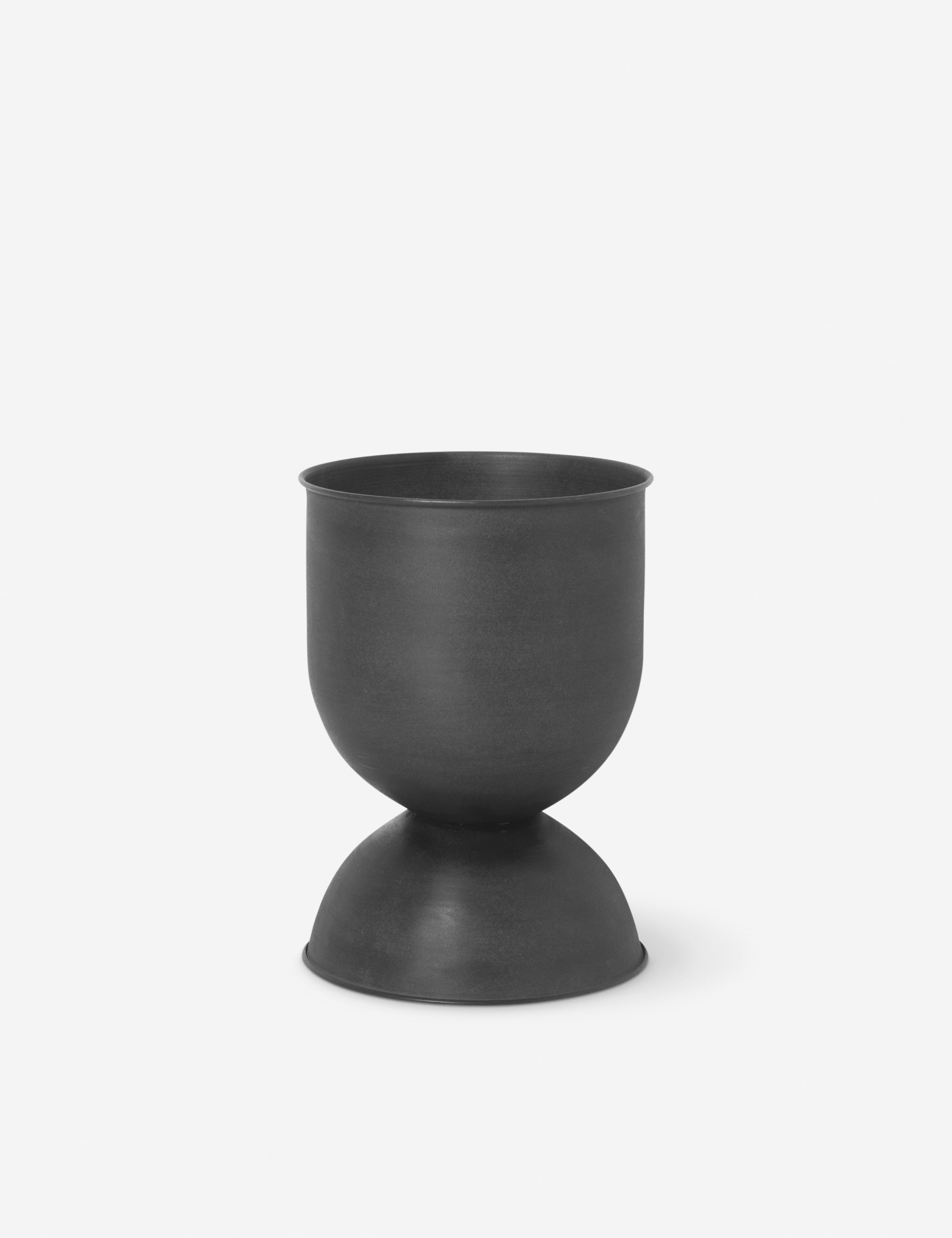 #color::black #style::medium