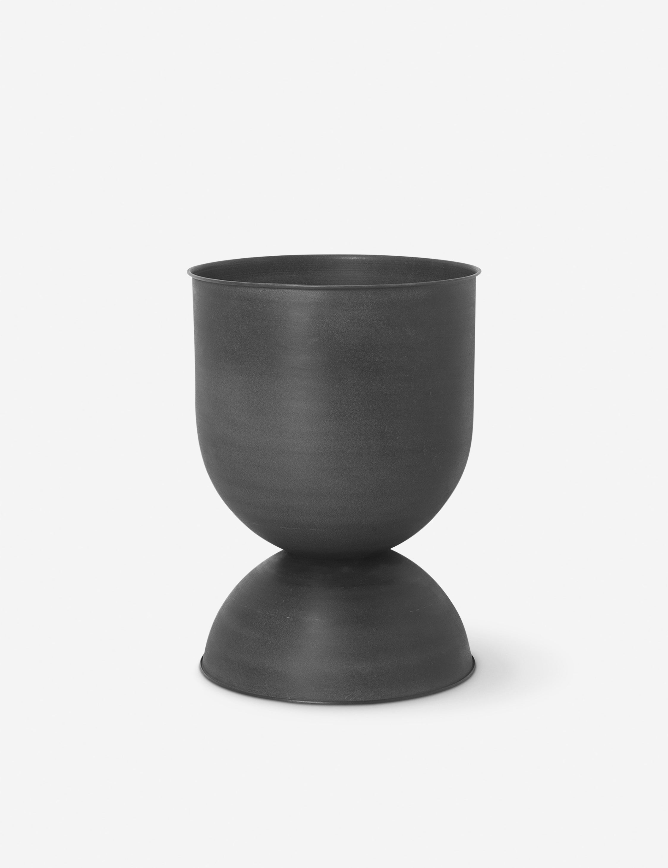 #color::black #style::large