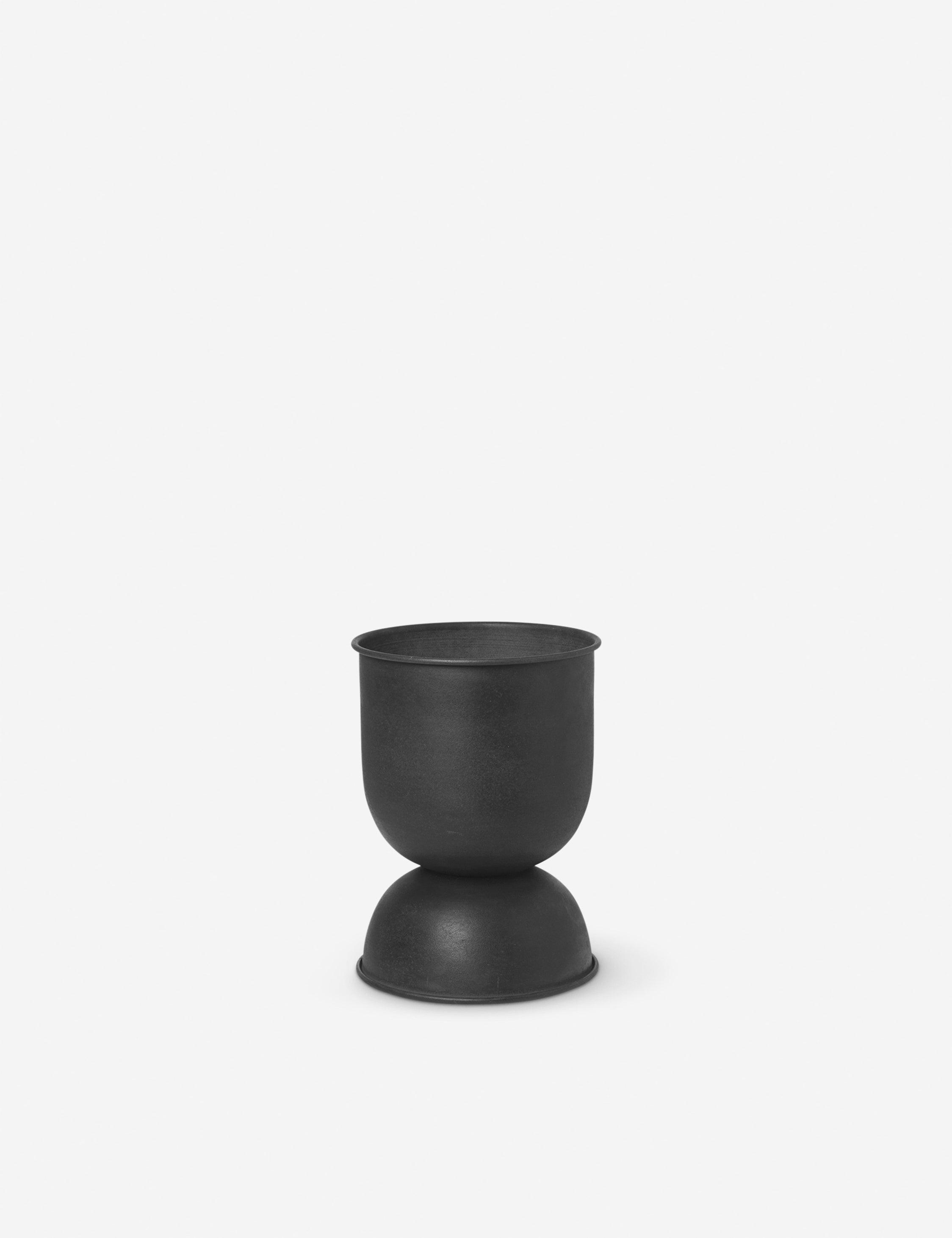 #color::black #style::small