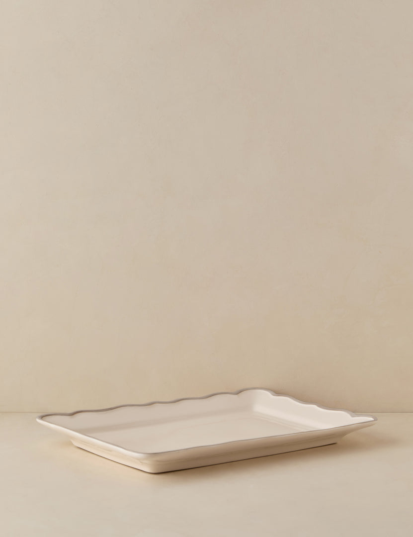 #color:silvia-in-gray #style::rectangular-platter