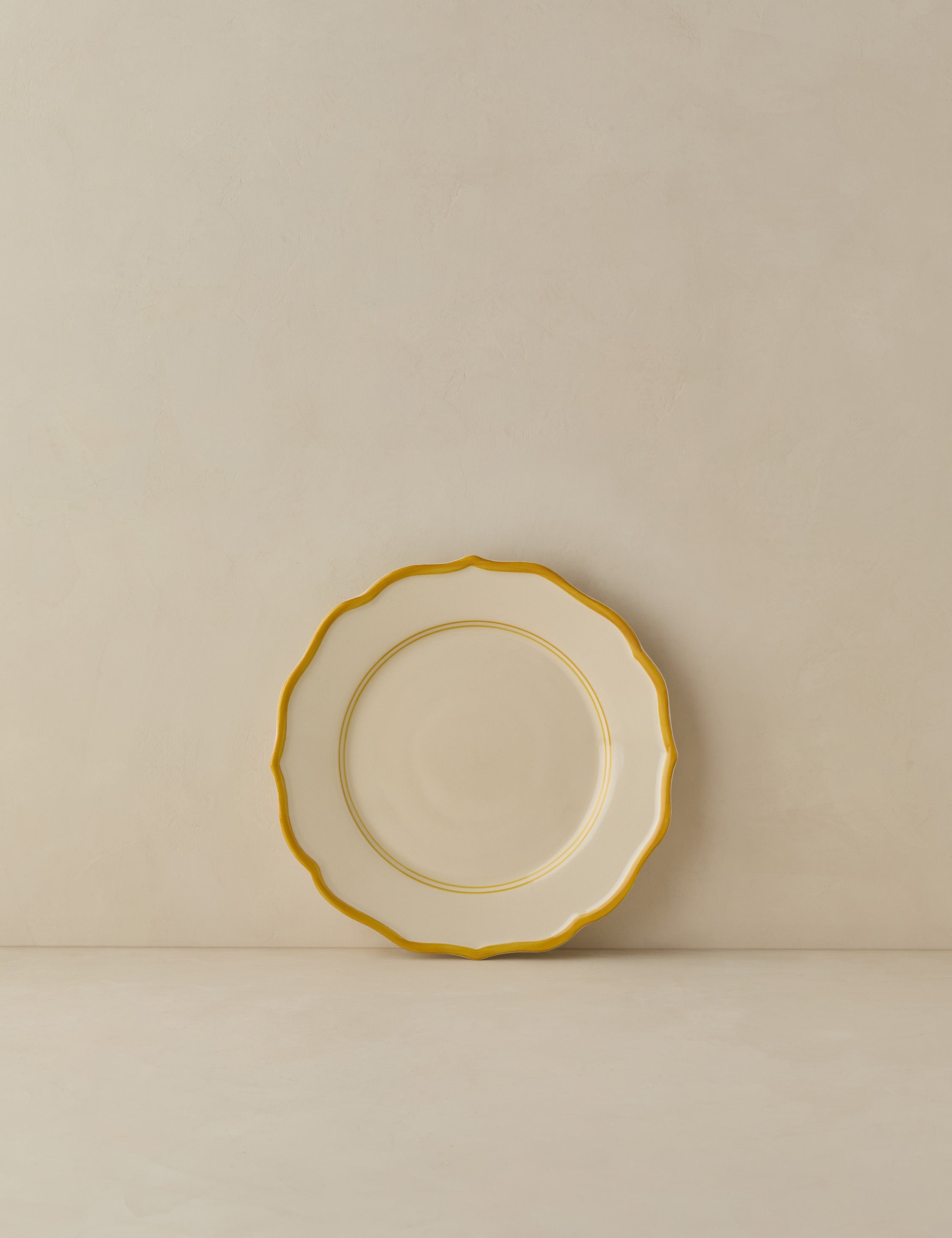 #color::giovanna-in-yellow #style::dinner-plates--set-of-4