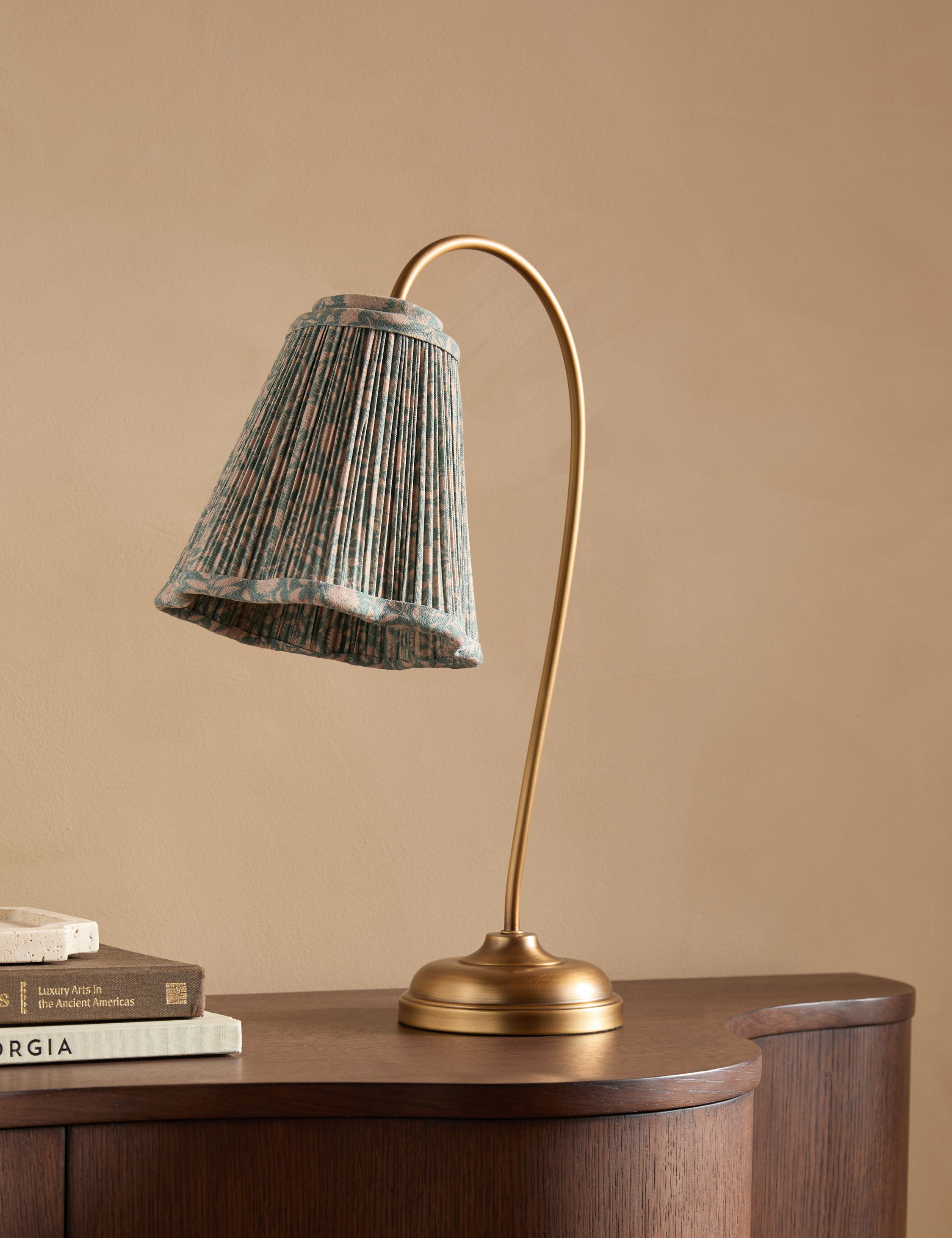 #color::Fransen-and-Antique-Brass