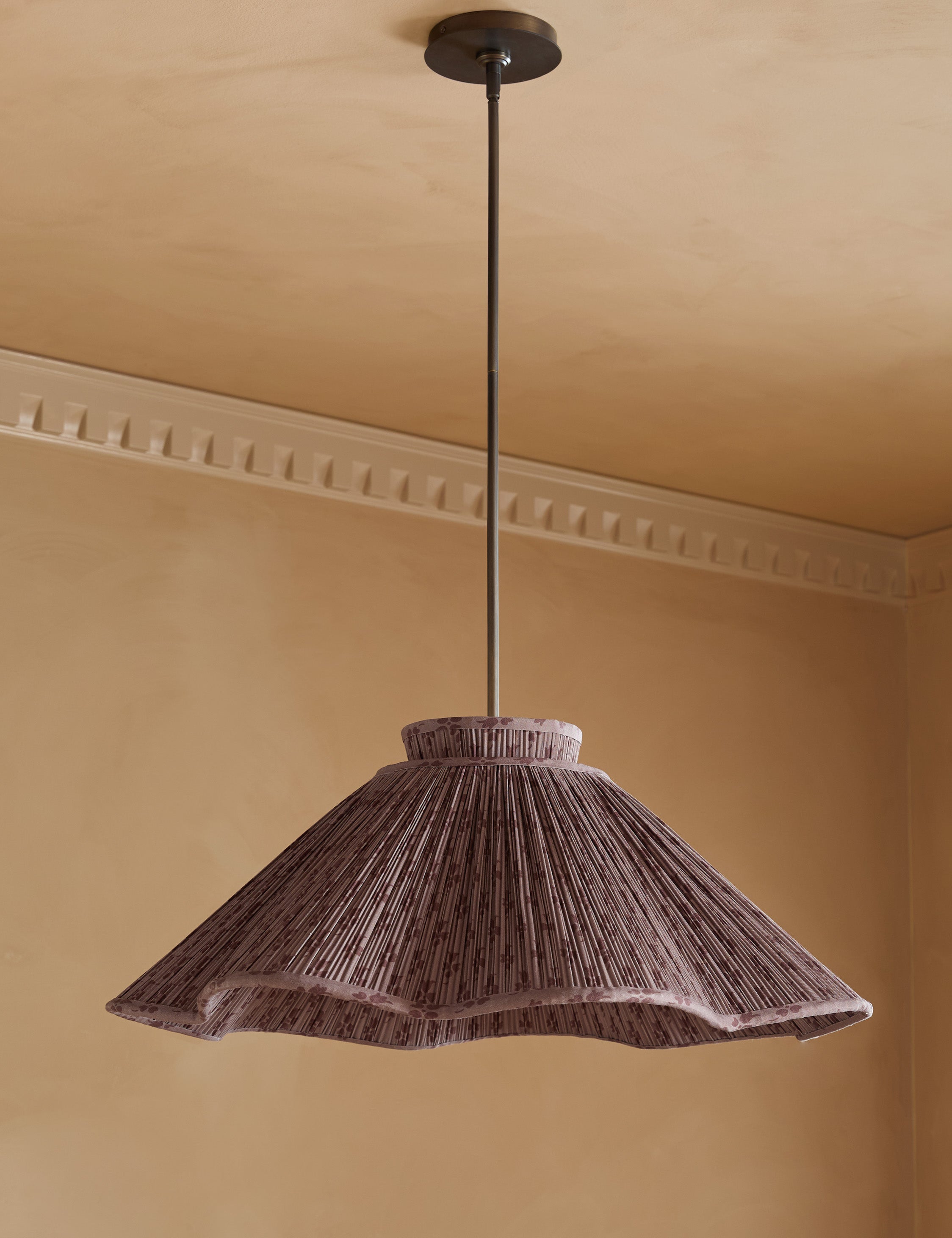 #color::romaric-and-antique-bronze #size::30-dia