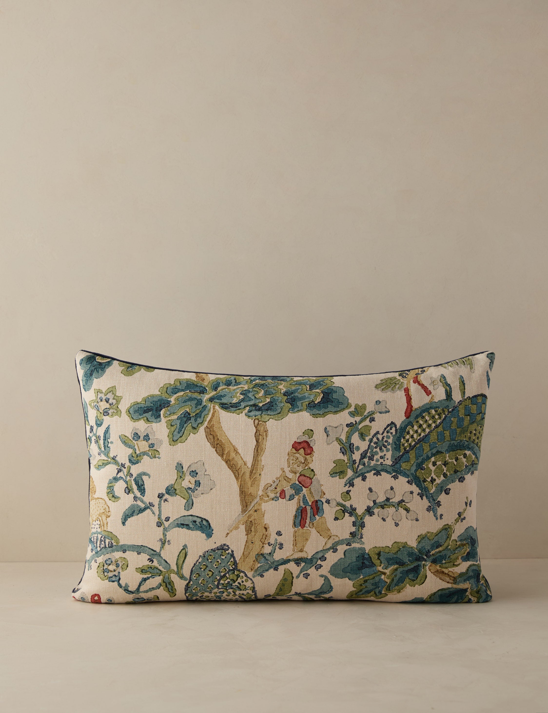 #color::sand-and-navy #style::lumbar