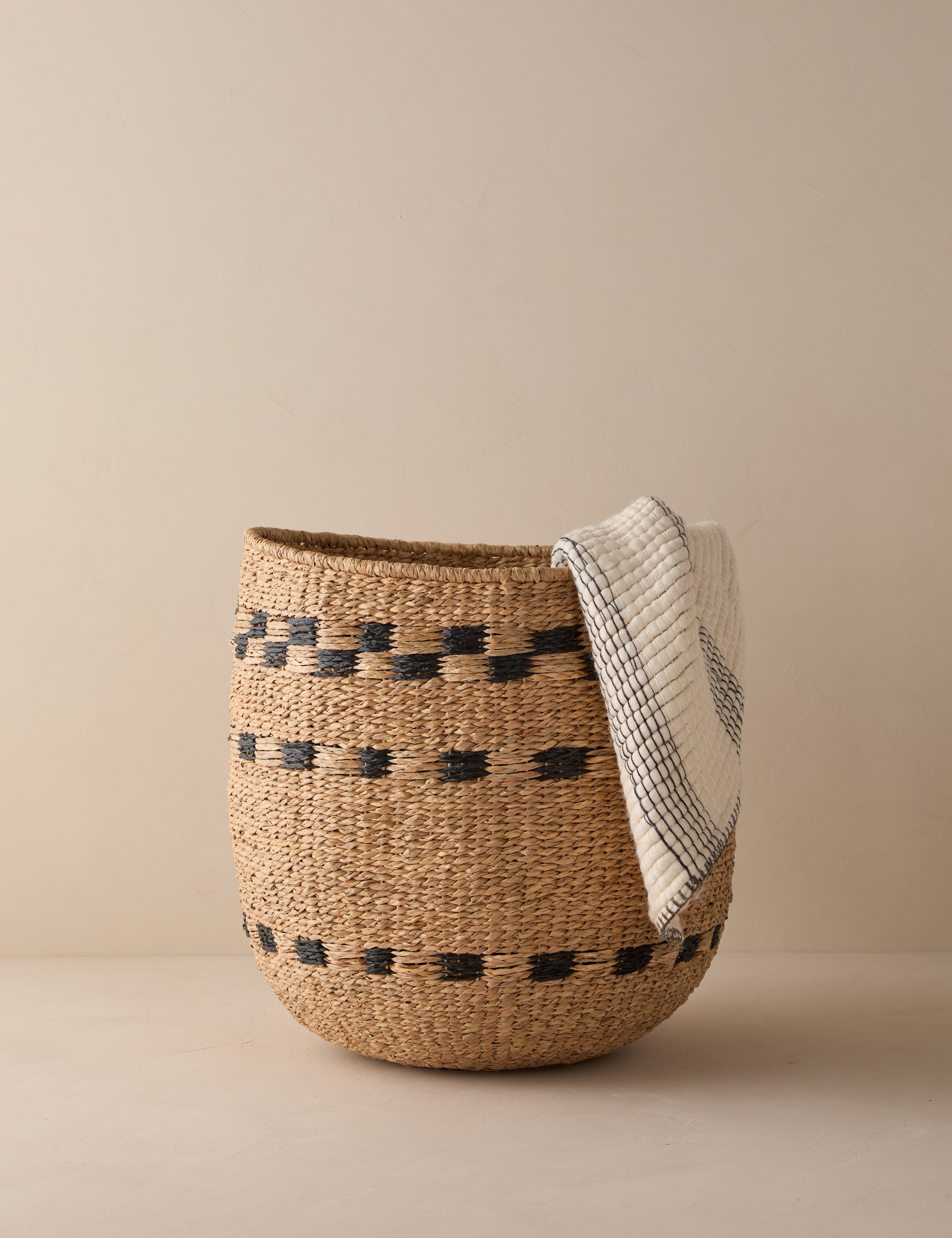 Kemble Woven Handled Basket - Thumbnail 3