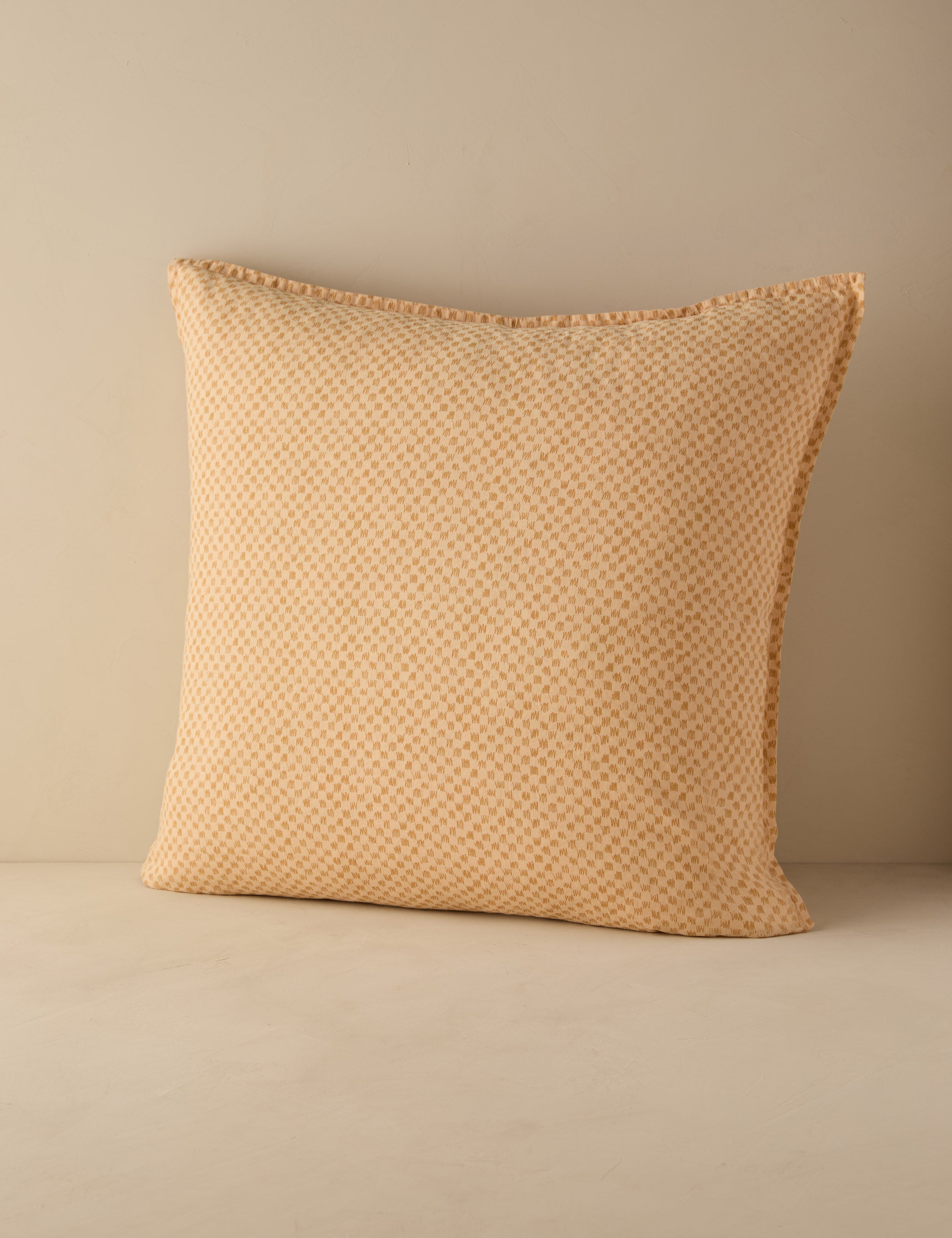 #color::peach #size::euro