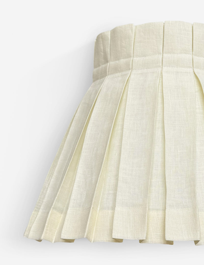 #color::ivory #size::small #size::large