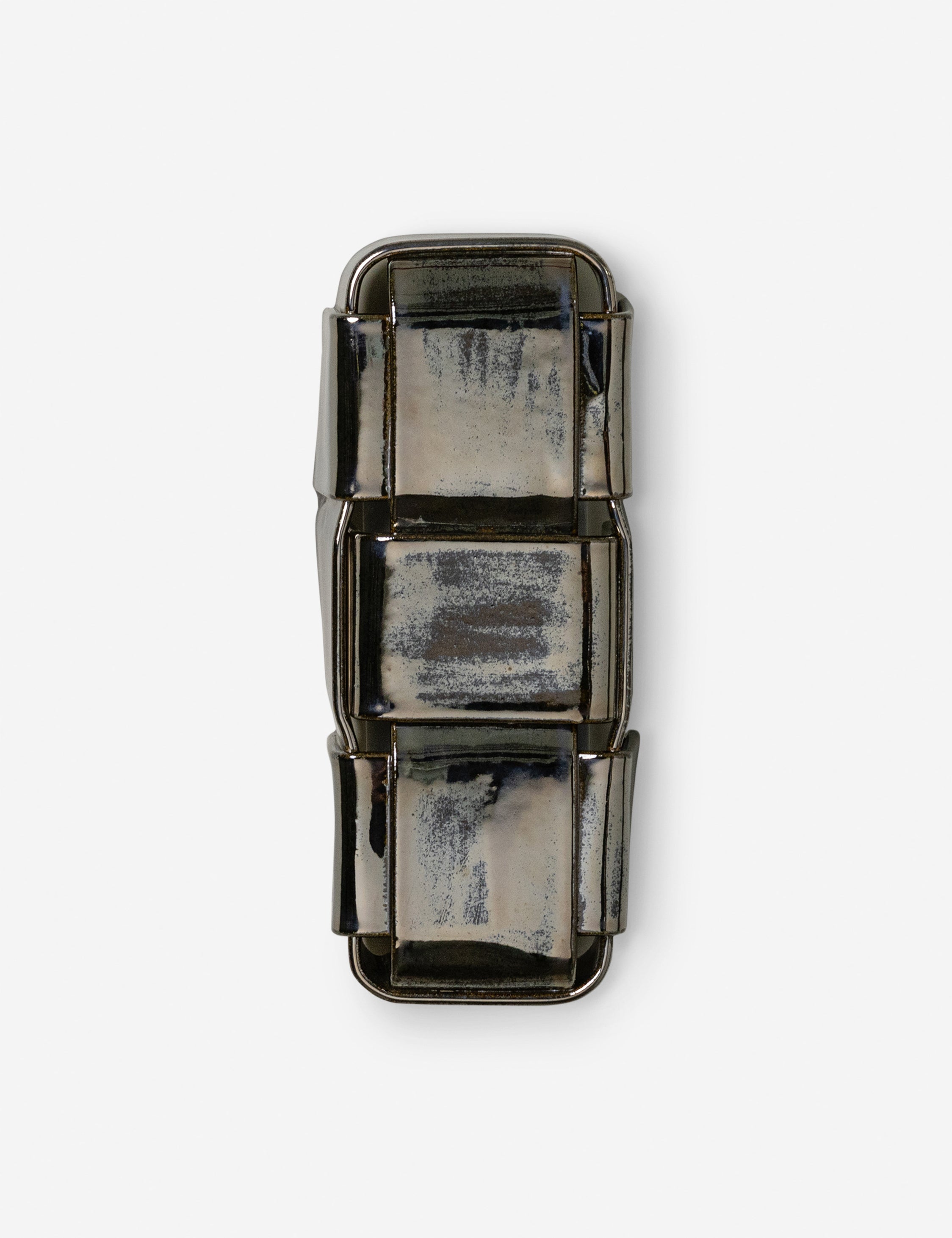 #color::obsidian #size::3-light