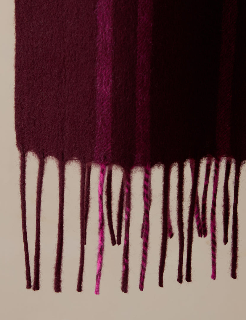 #color::wine-stripe