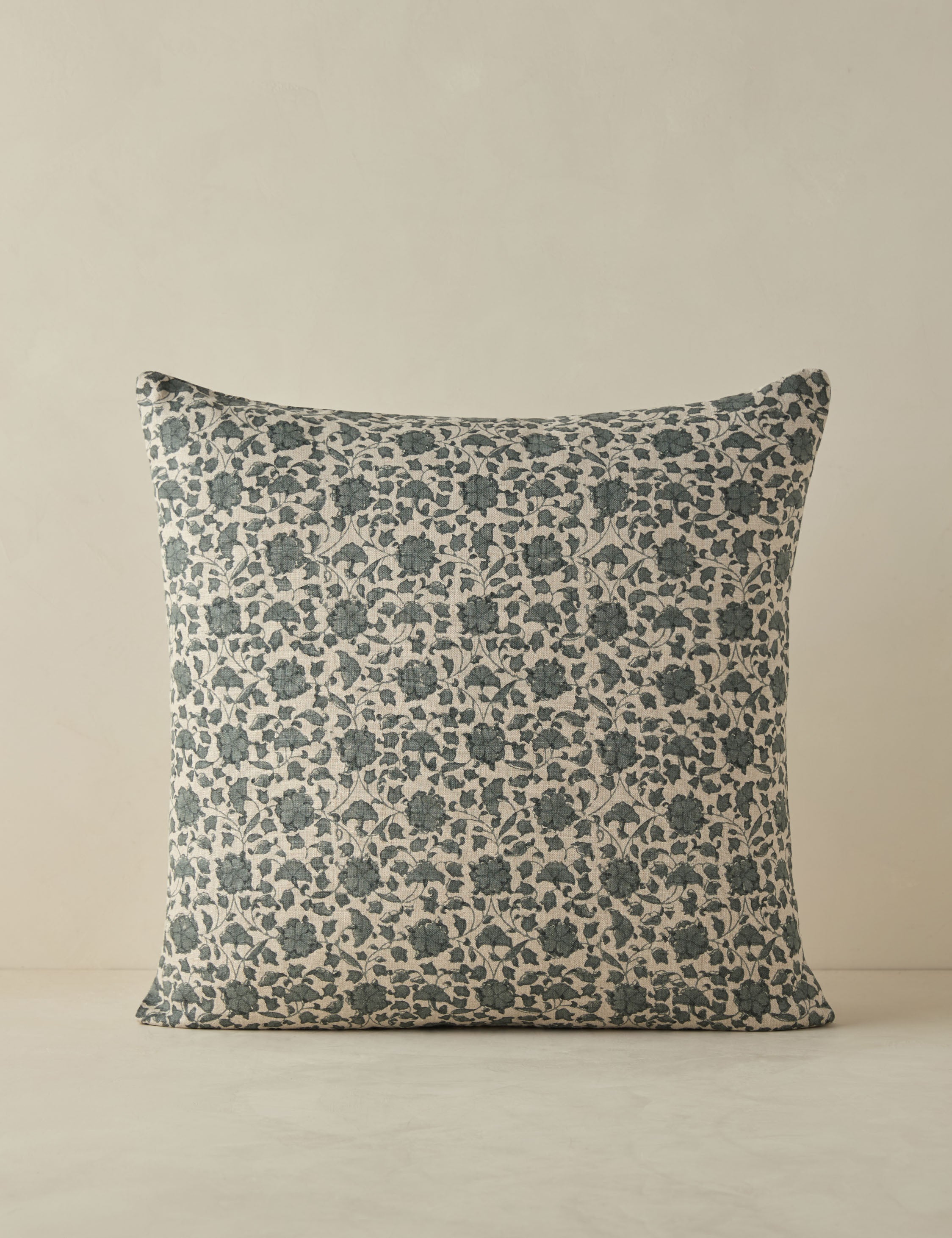 #color::blue #style::square