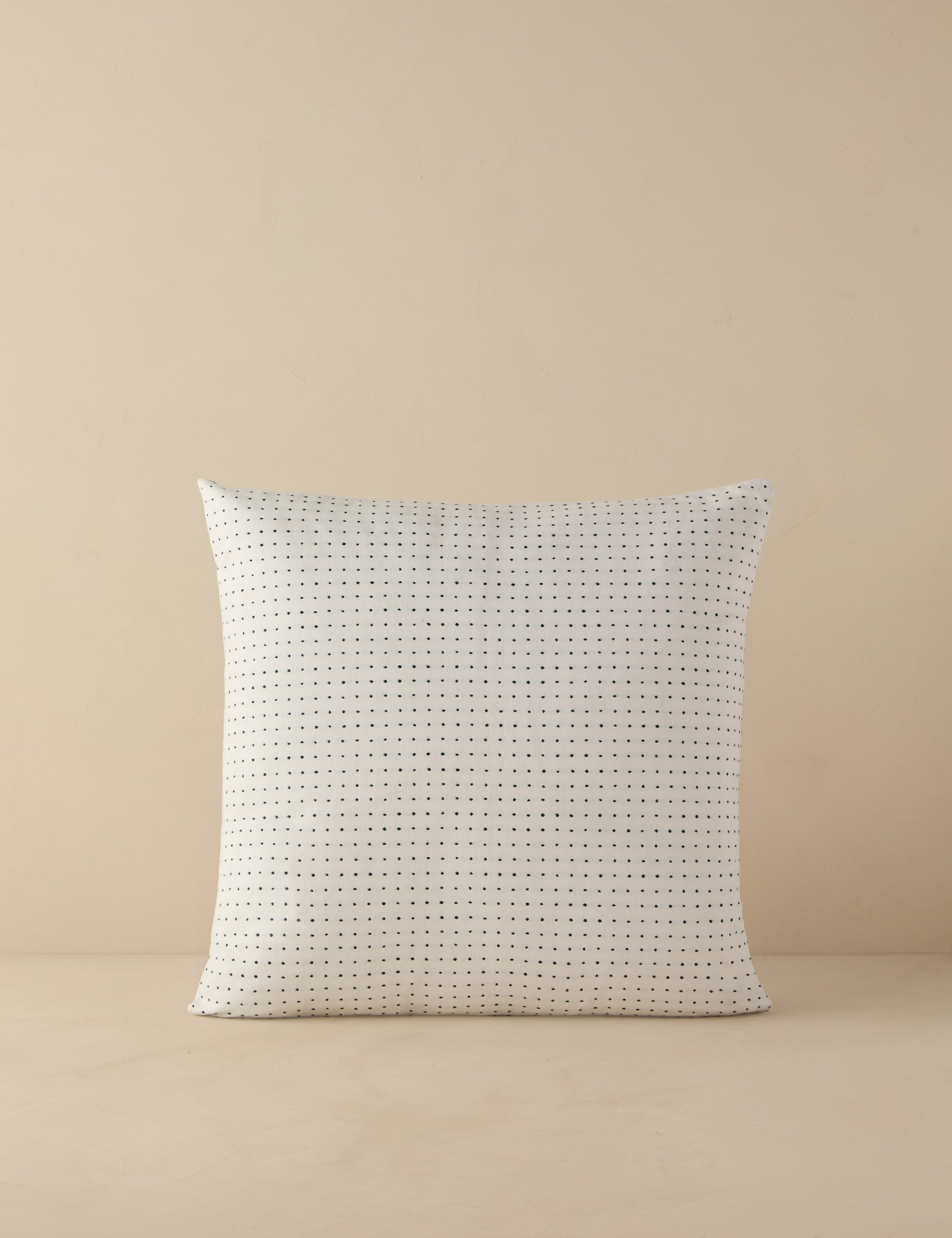 #color::white-and-green #style::square