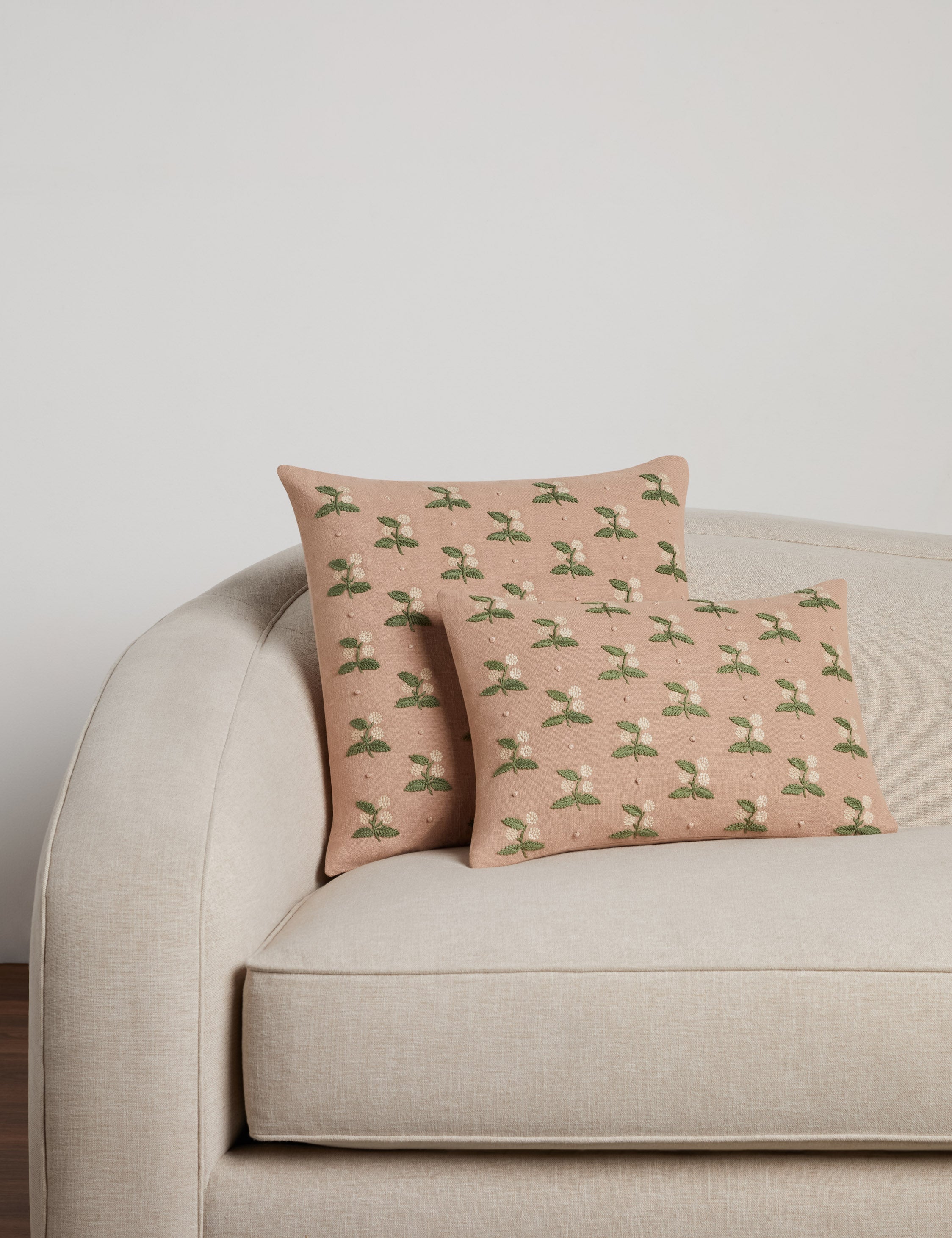 #color::blush #style::lumbar #style::square