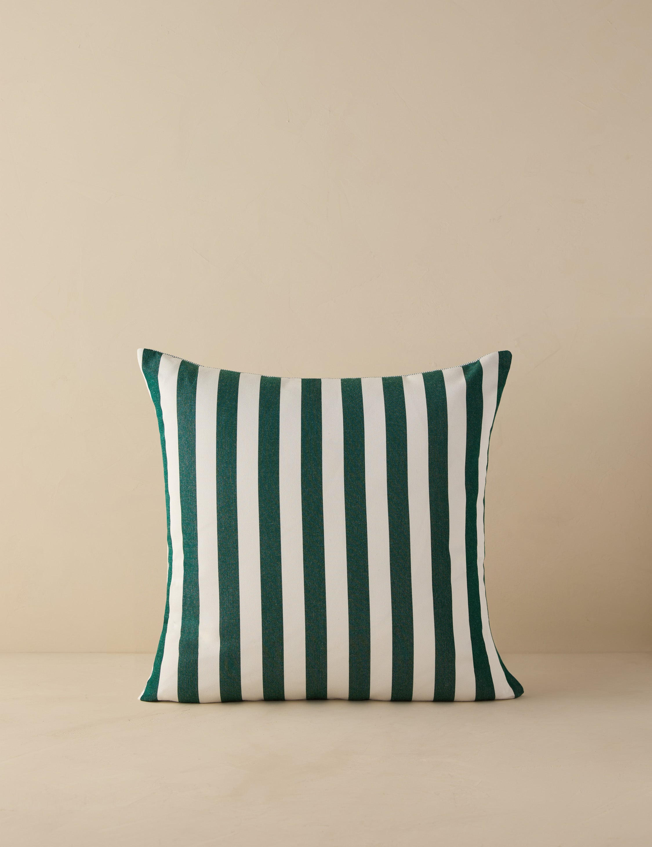 #style::square #color::white-and-green