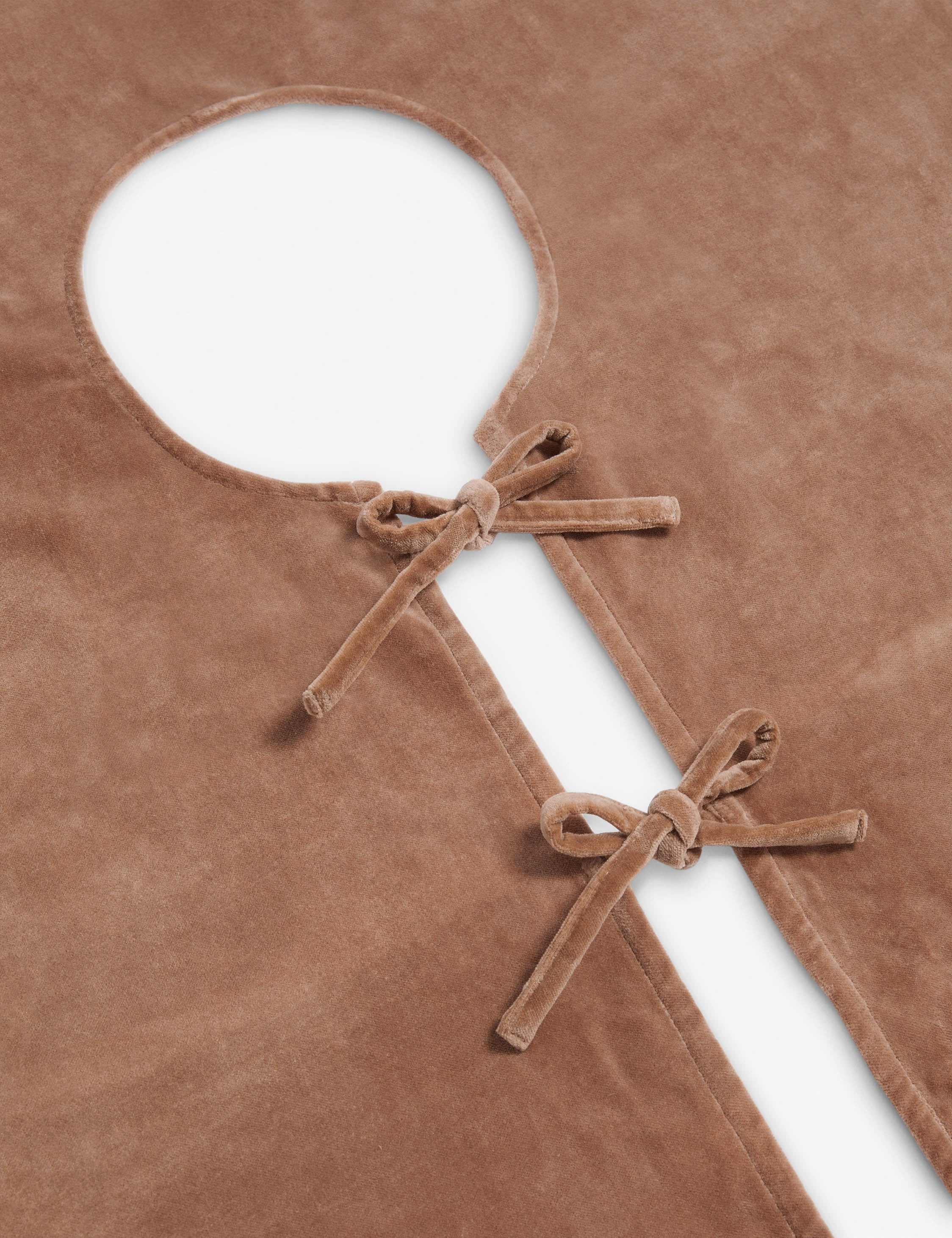 Mauree Velvet Tree Skirt - Thumbnail 3