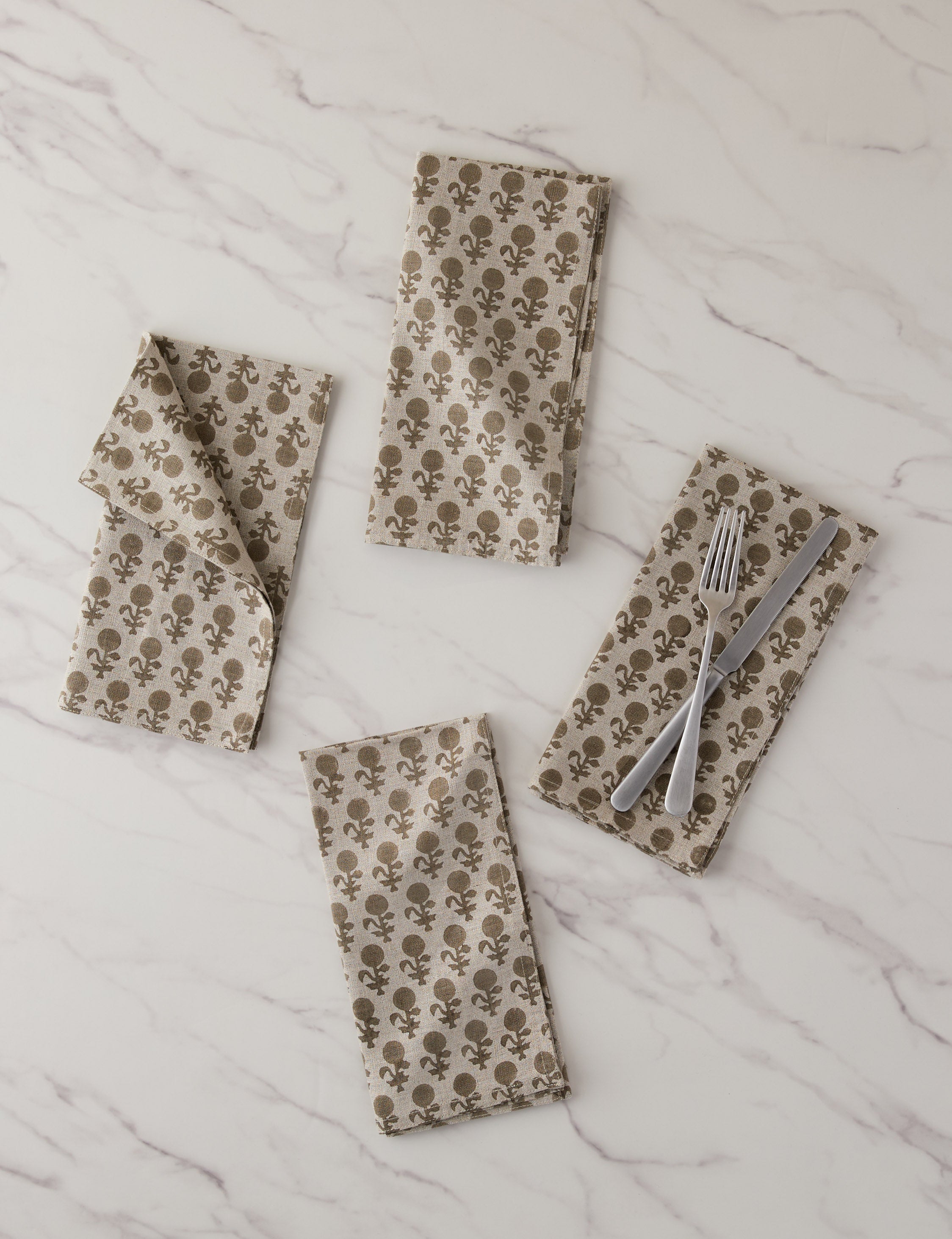 #style::napkin--set-of-4 #color::taupe