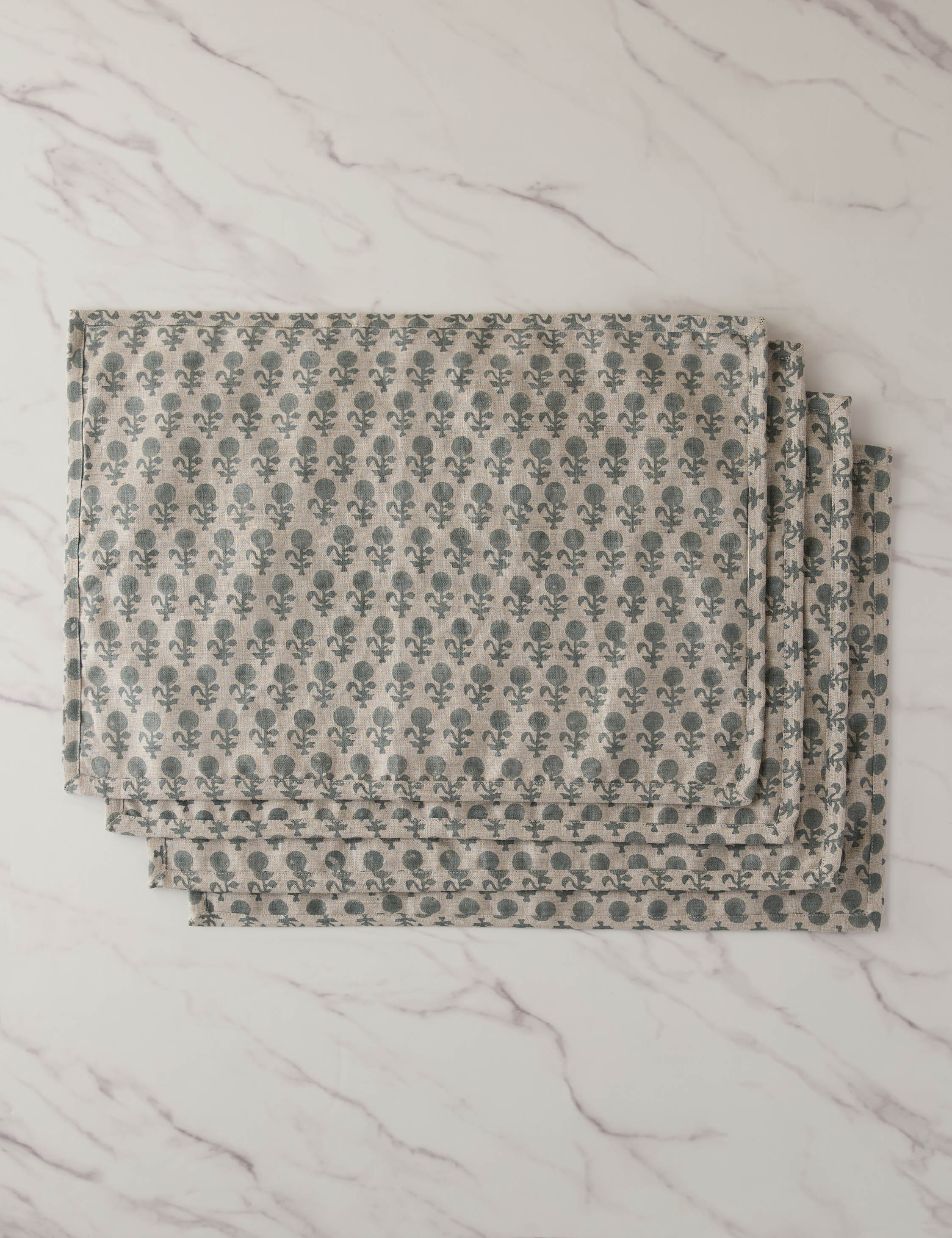 #style::placemat--set-of-4 #color::blue 
