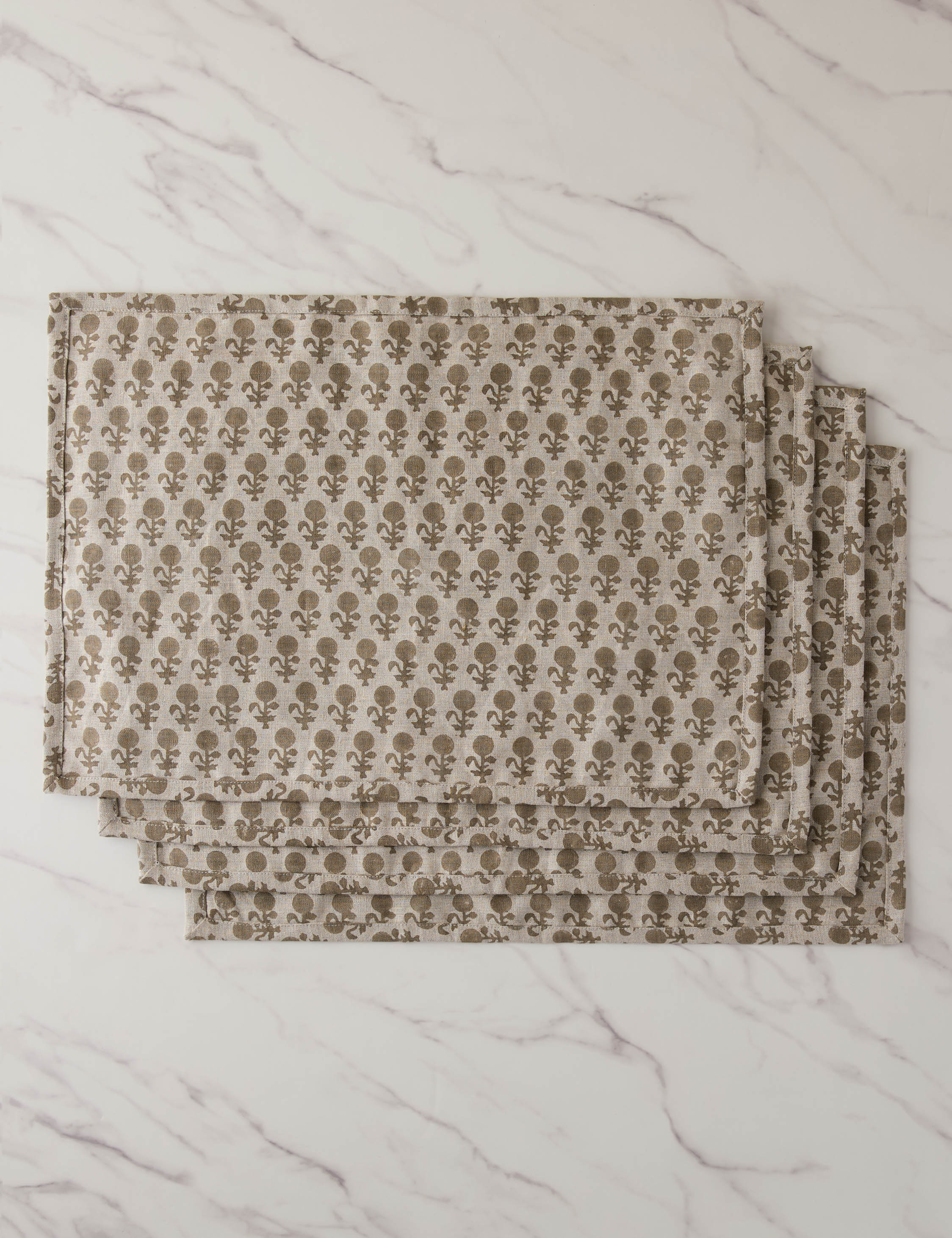 #style::placemat--set-of-4 #color::taupe