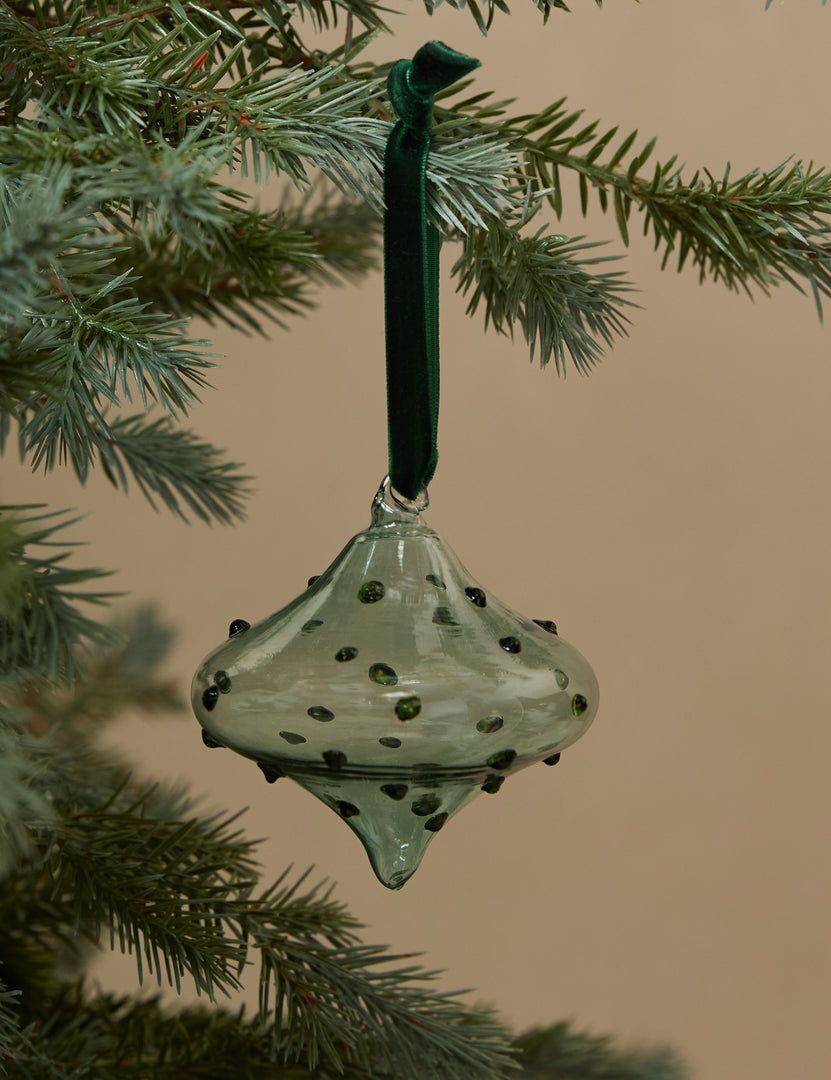 #color::blue-+-green #style::bulb