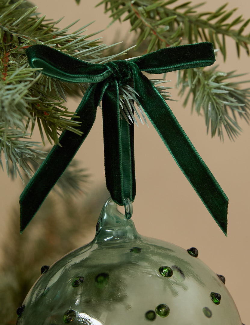 #color::blue-+-green #style::ball