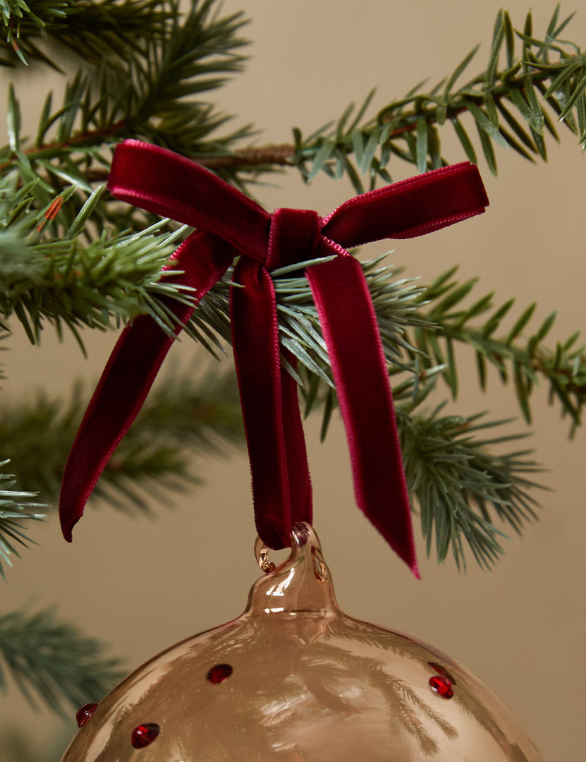 #color::pink-+-red #style::ball