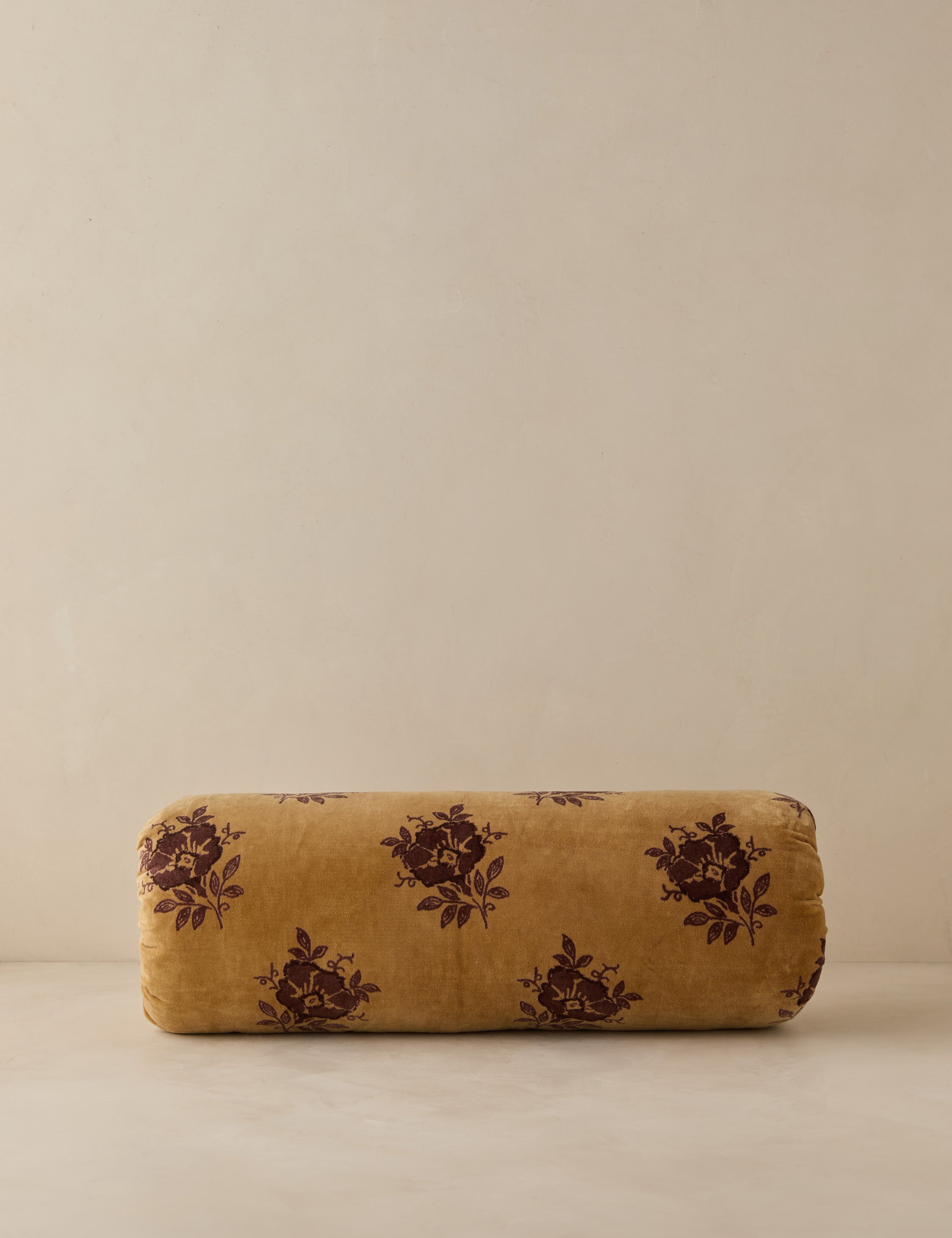 #color::sand #style::bolster #fill type::with-insert