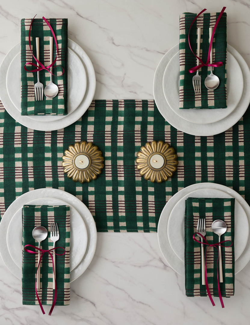 #color::green #style::tablerunner-90- #style::tablerunner-120-