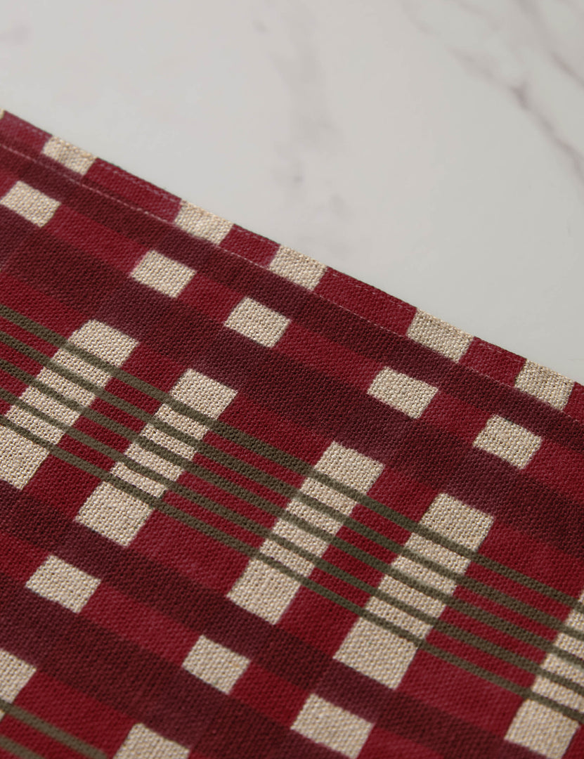 #color::cherry #style::placemat--set-of-4