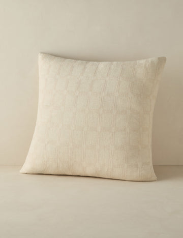 #color::cream #size::euro 