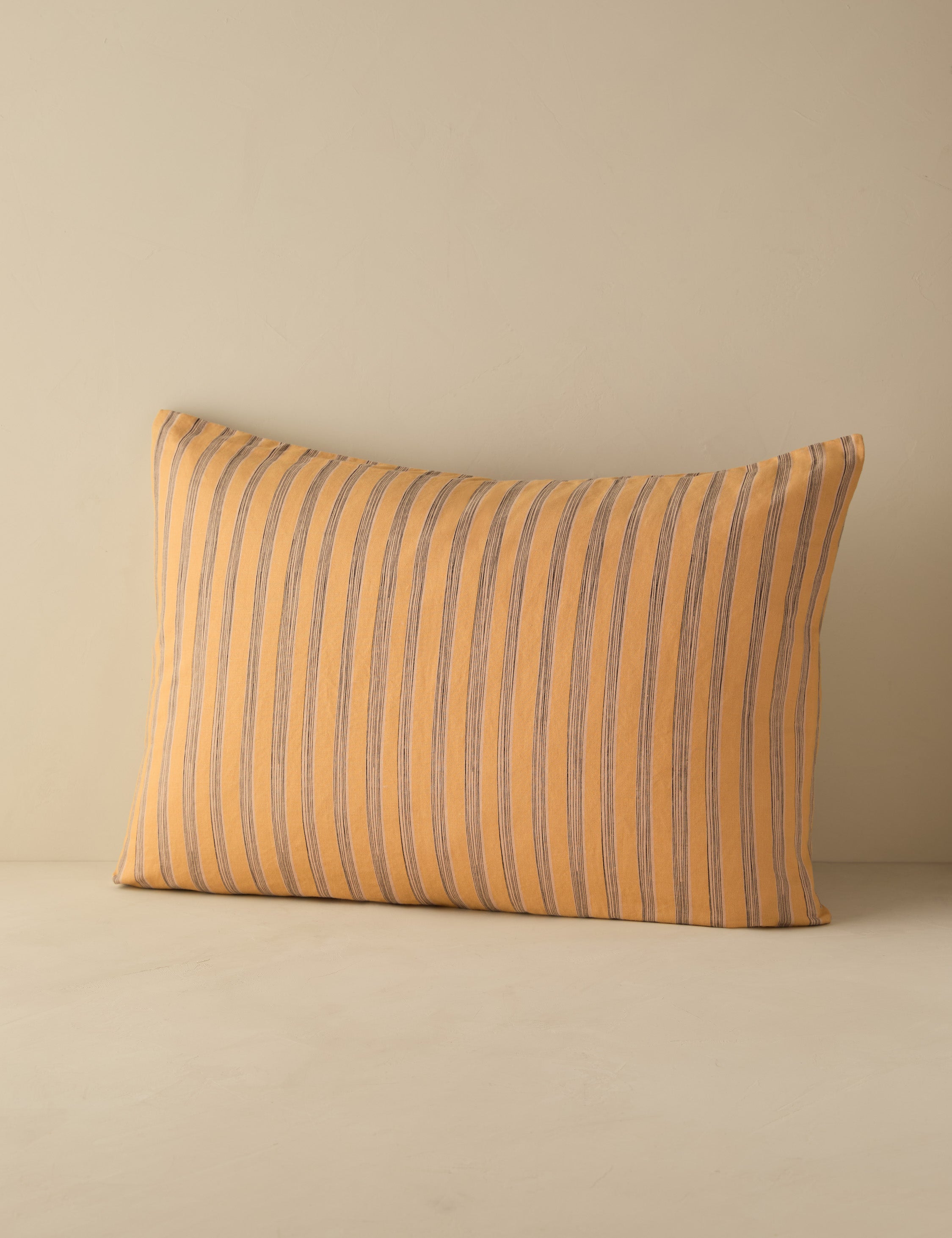 #color::peach #size::standard #size::king