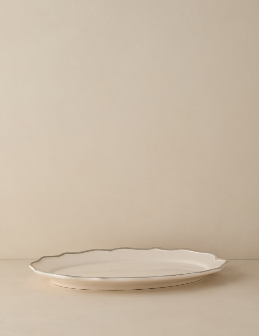 #color:silvia-in-gray #style::oval-platter