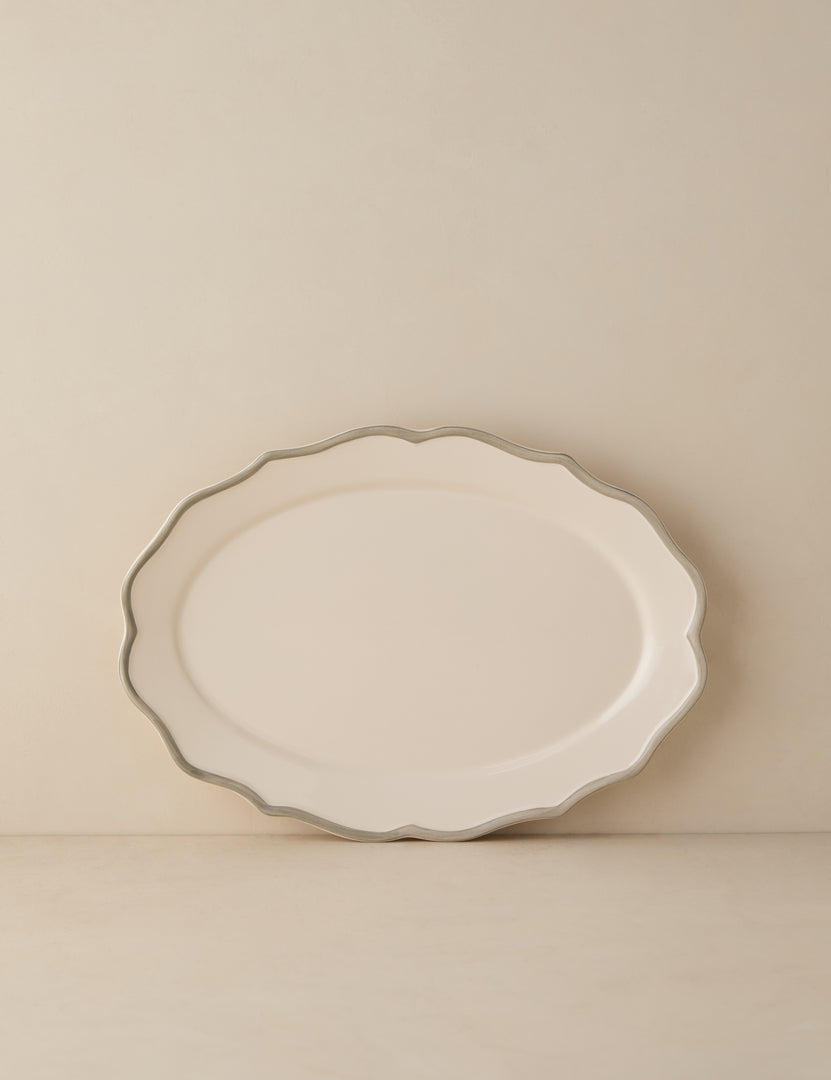 #color:silvia-in-gray #style::oval-platter