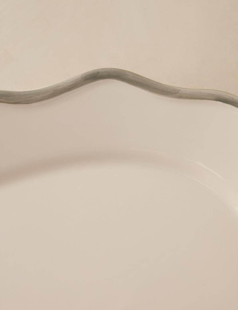 #color:silvia-in-gray #style::oval-platter