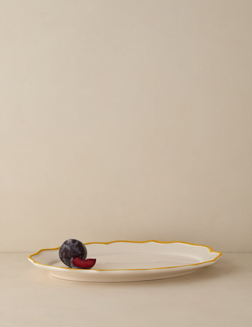 #color::giovanna-in-yellow #style::oval-platter