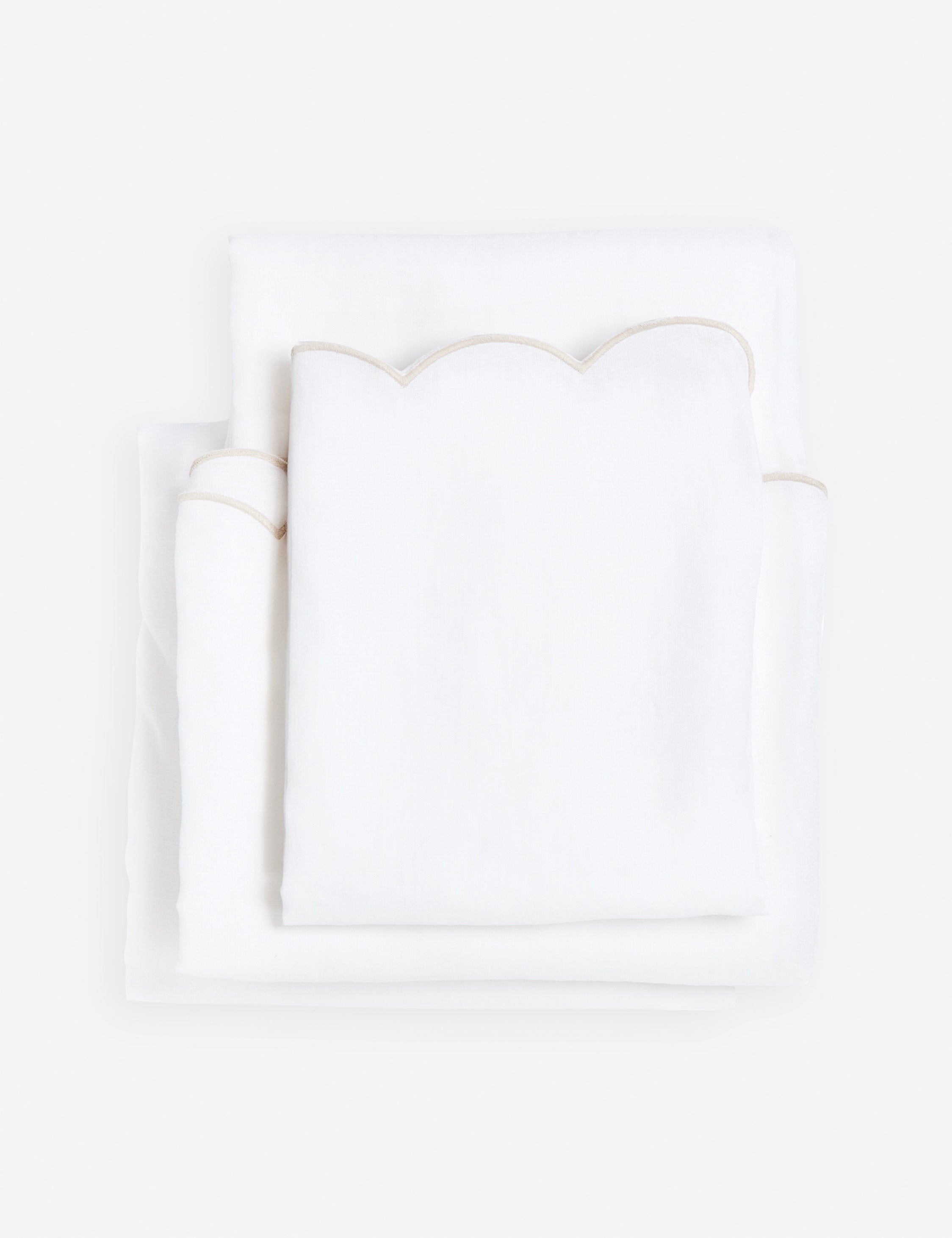 #color::white-and-flax #size:queen #size::king #size::cal-king
