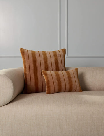 #color::marigold-and-blush #style::lumbar #style::square