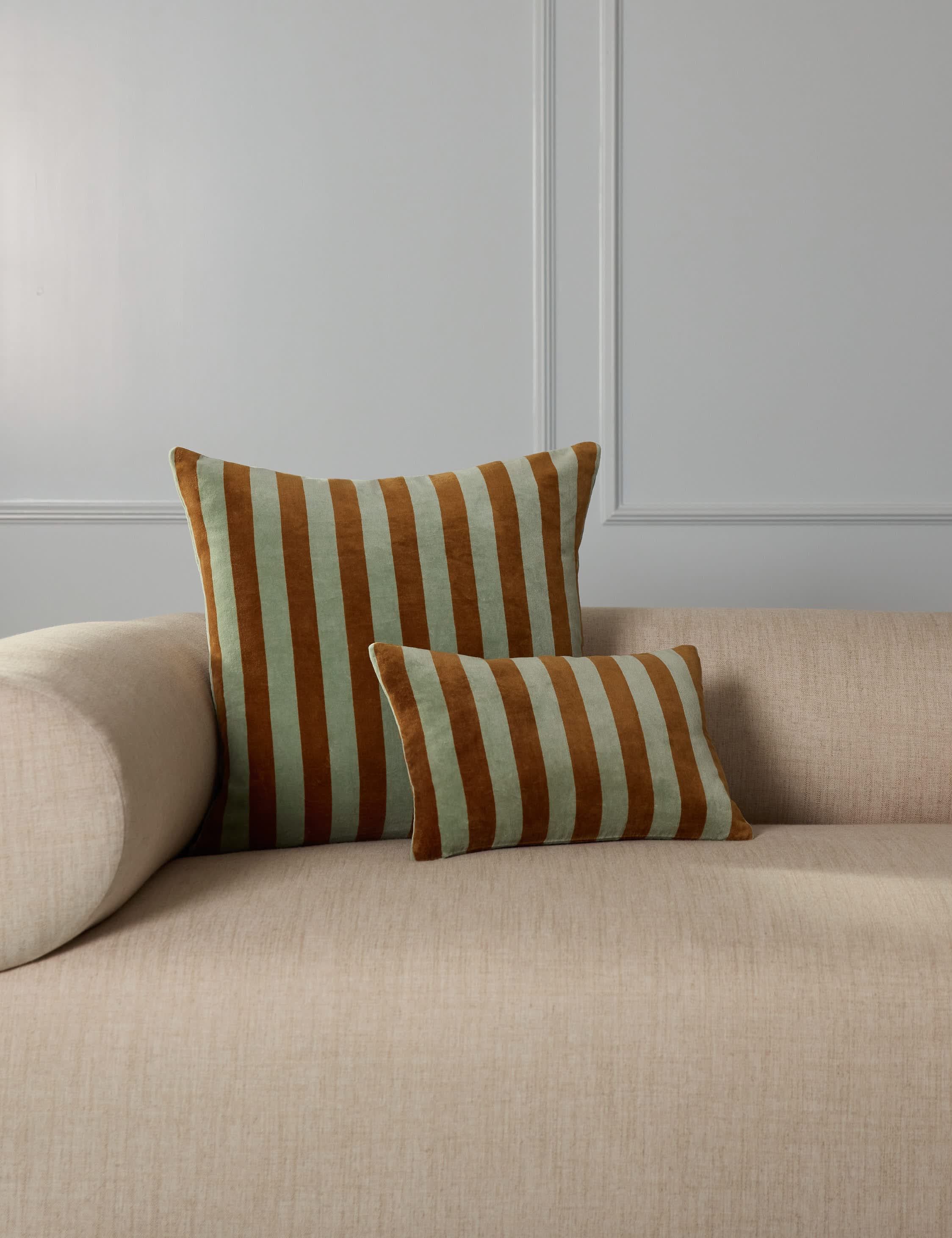 #color::seafoam #style::lumbar #style::square