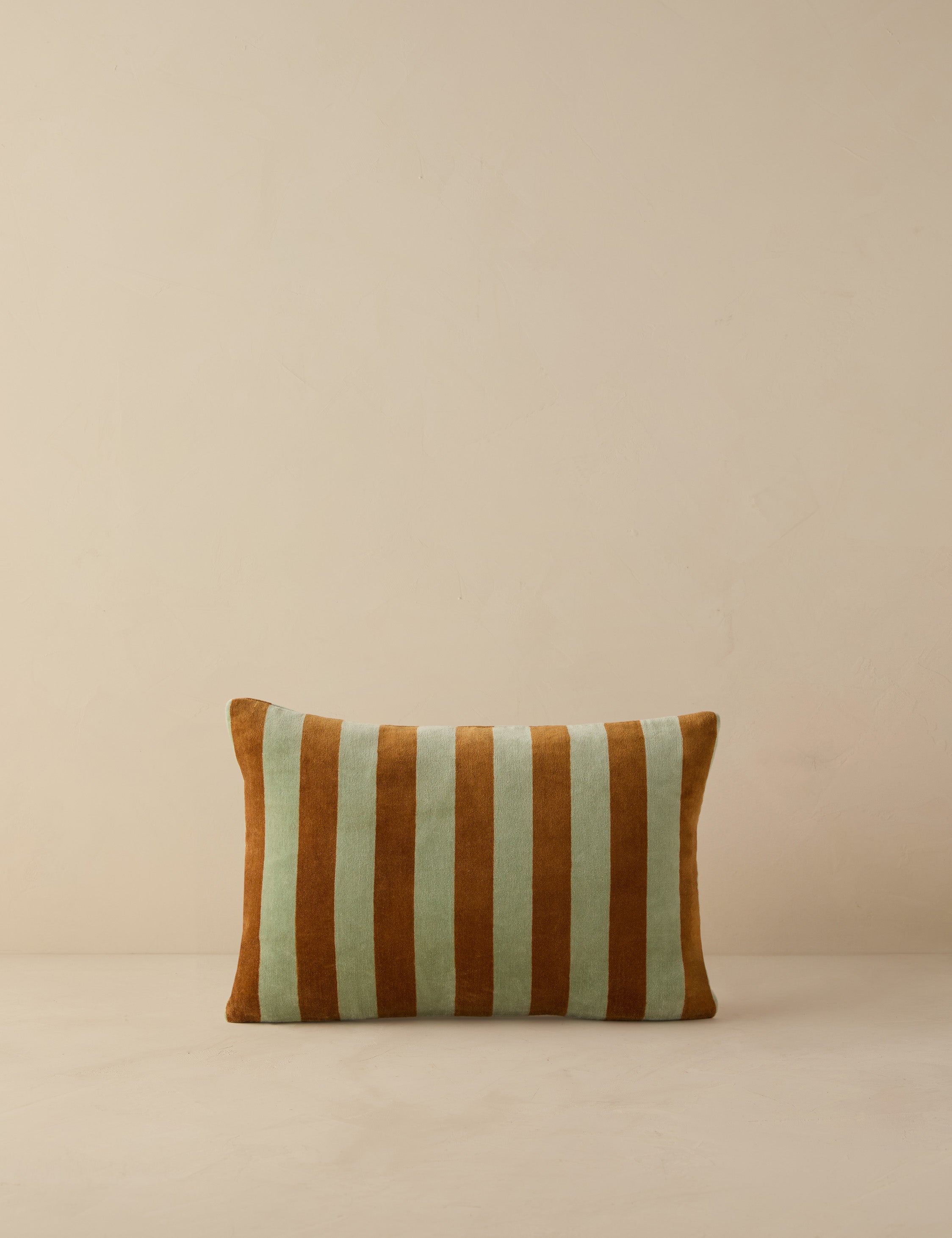 #color::seafoam #style::lumbar
