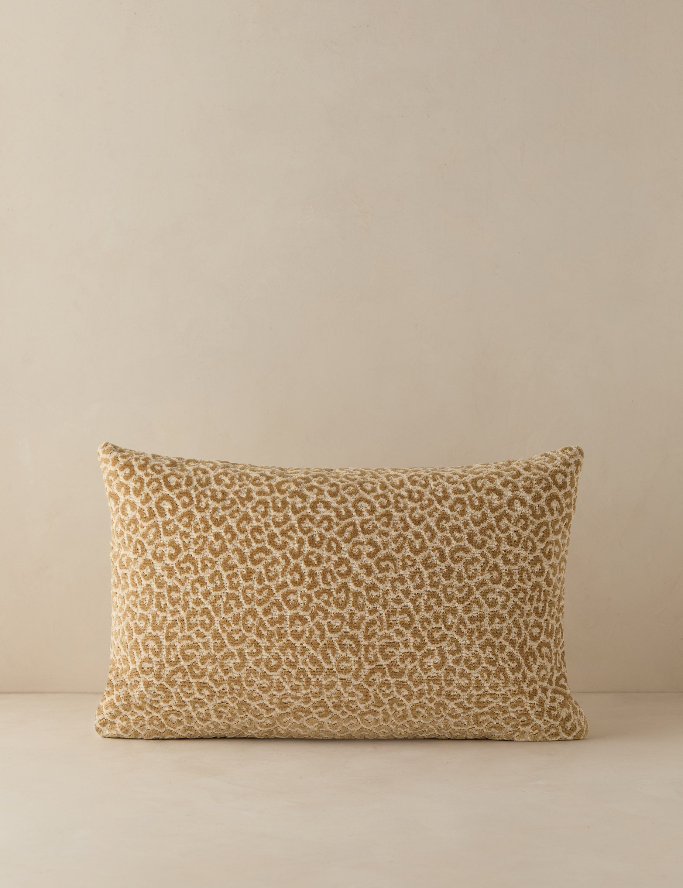 #color::camel #style::lumbar