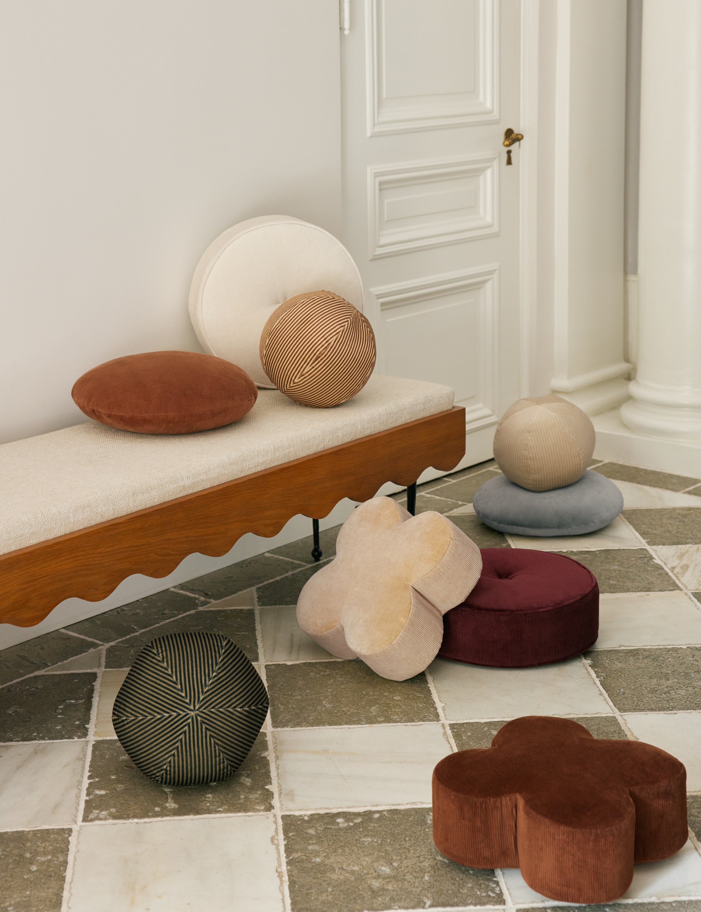 Velvet Clover Pillow - Thumbnail 2