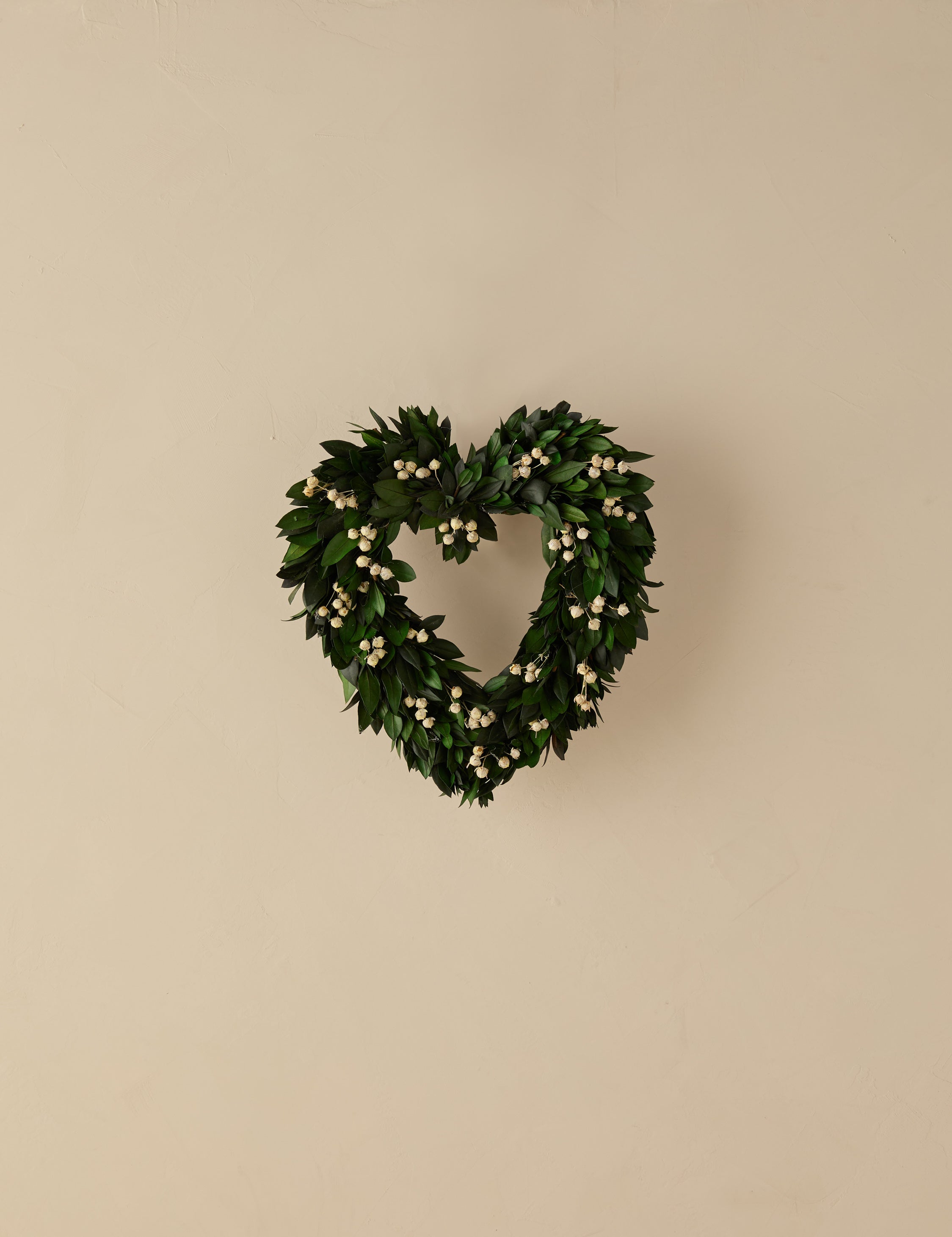 Lulu and Georgia Garden Heart Wreath - Thumbnail 3