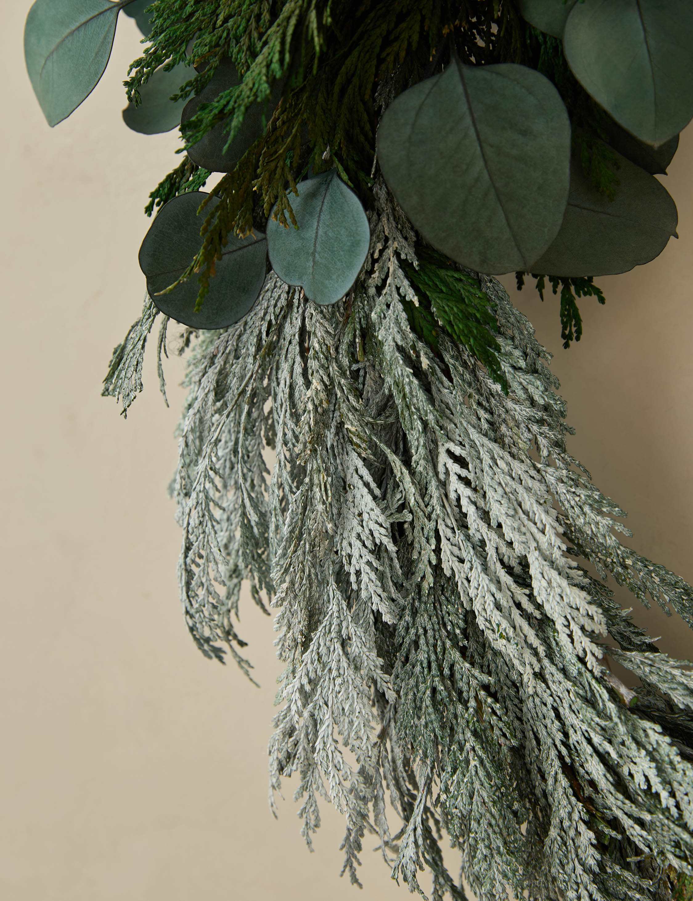 Preserved Winter Cedar Wreath - Thumbnail 3