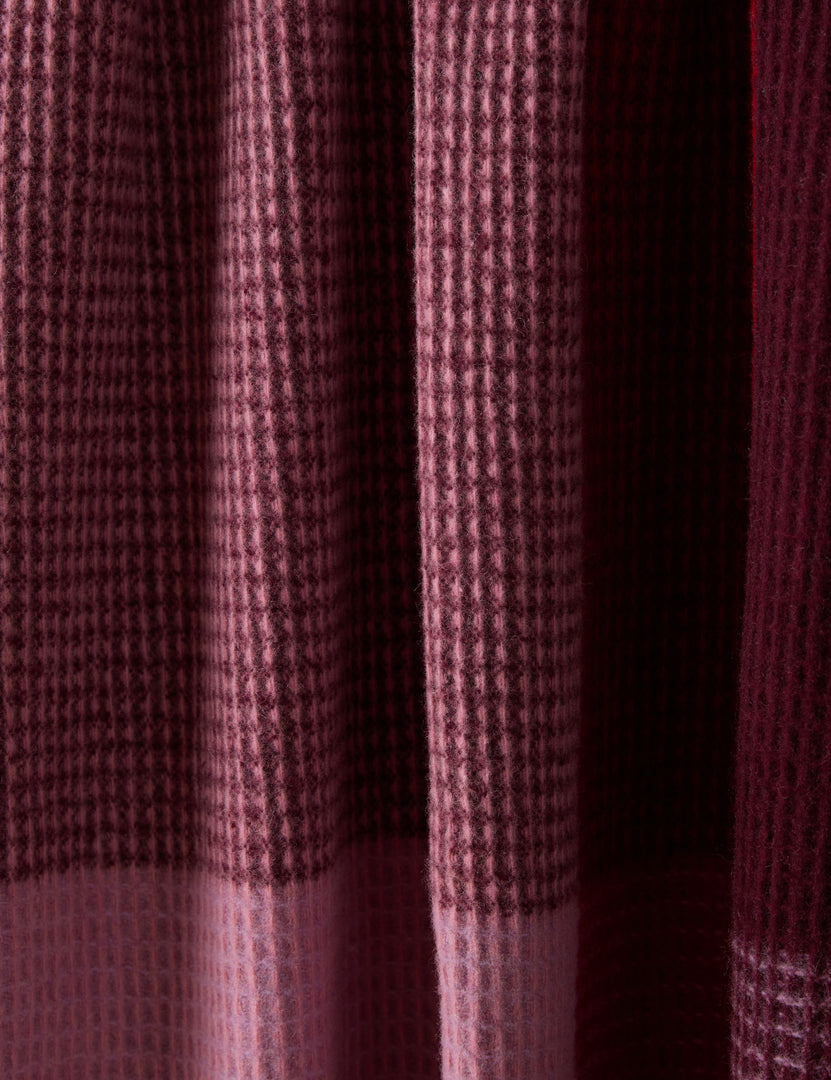 #color::burgundy-waffle-block-check